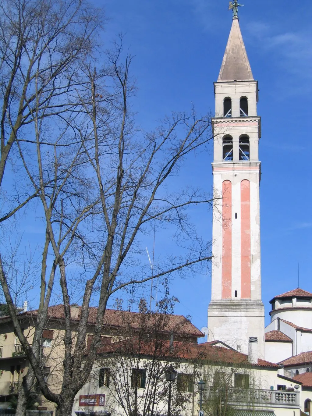 Photo showing: Bell tower of Oderzo (Treviso, Veneto, Italy).