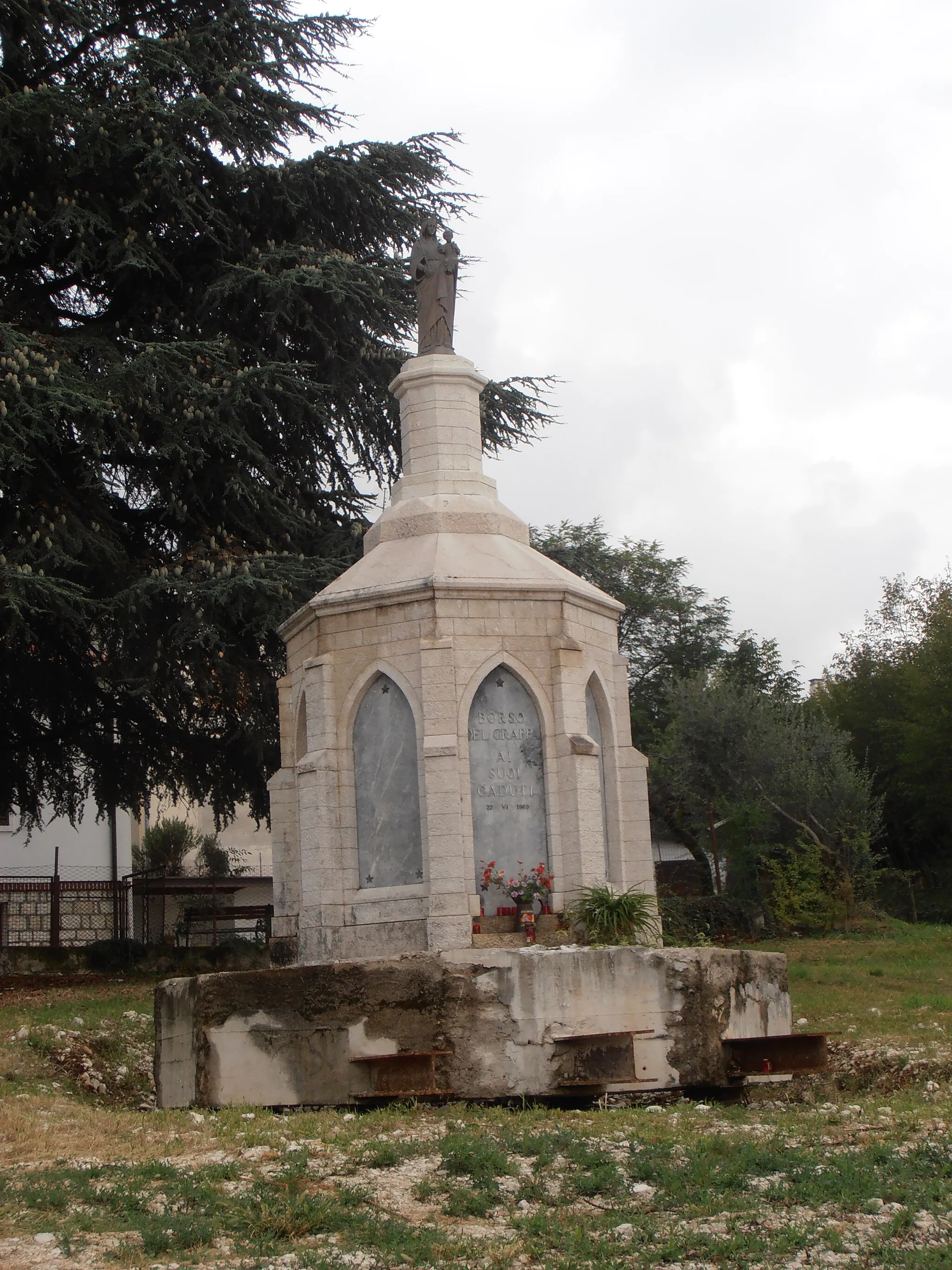 Photo showing: Borso del Grappa (Italie) Monument