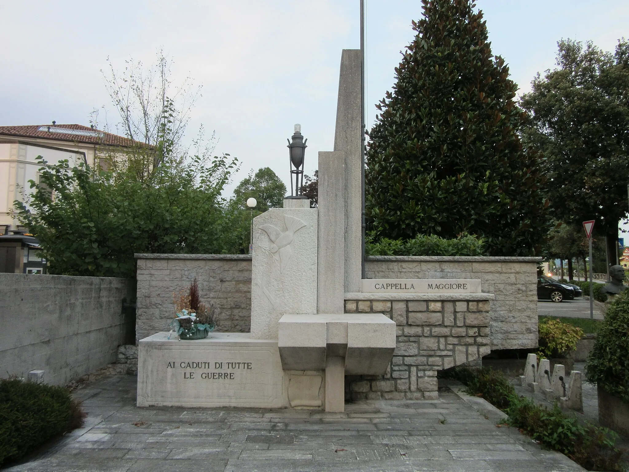 Photo showing: Cappella Maggiore (TV), "to the fallen in all wars" memorial