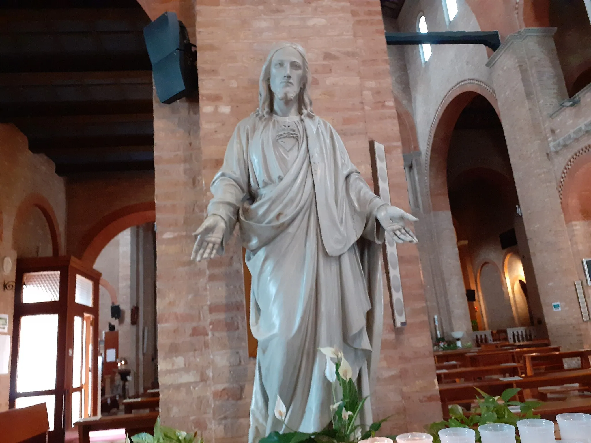 Photo showing: La statua