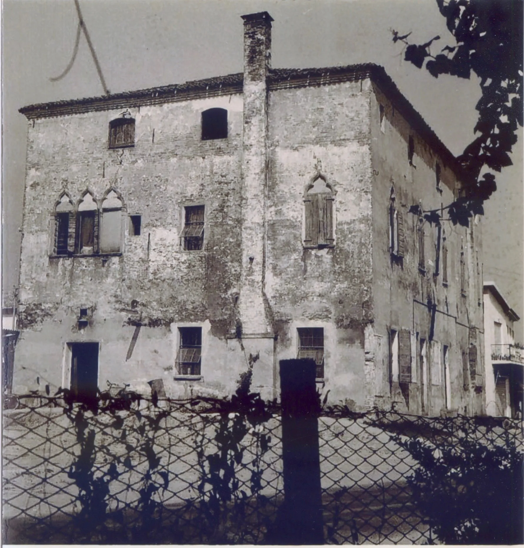 Photo showing: Palazzo Contarini poi Muneratti in una foto scattata prima della sua demolizione avvenuta alla fine degli anni Sessanta del secolo scorso