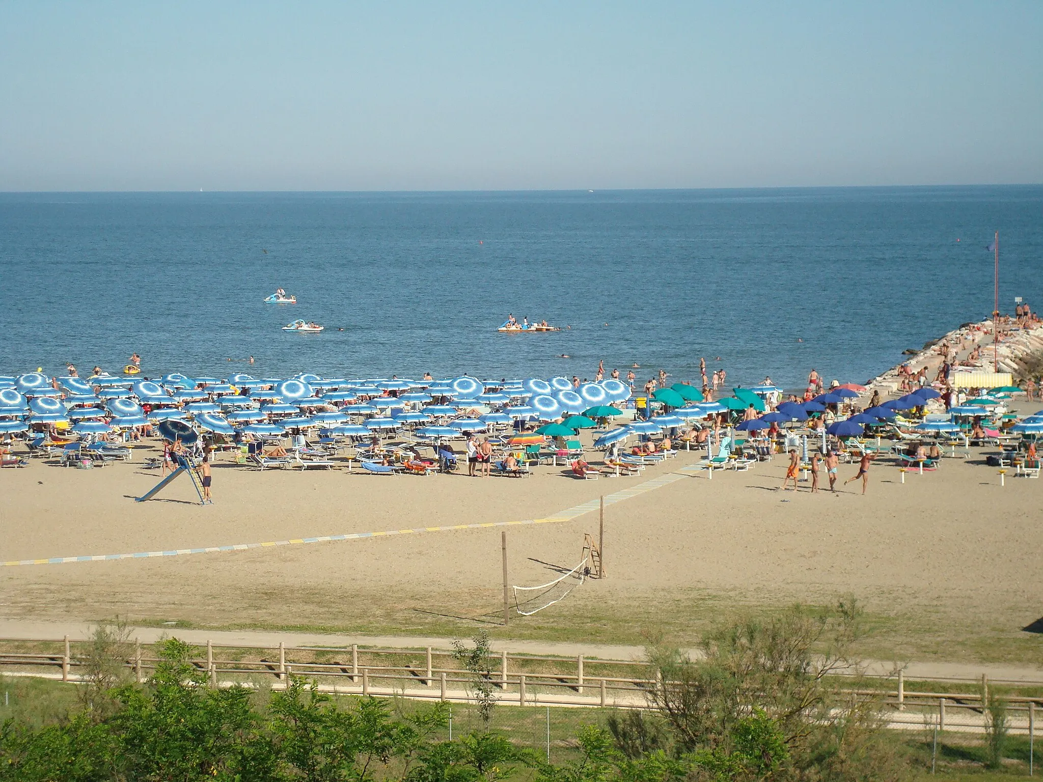 Photo showing: Foto della spiaggia di Eraclea vista dal tetto del park hotel pineta.