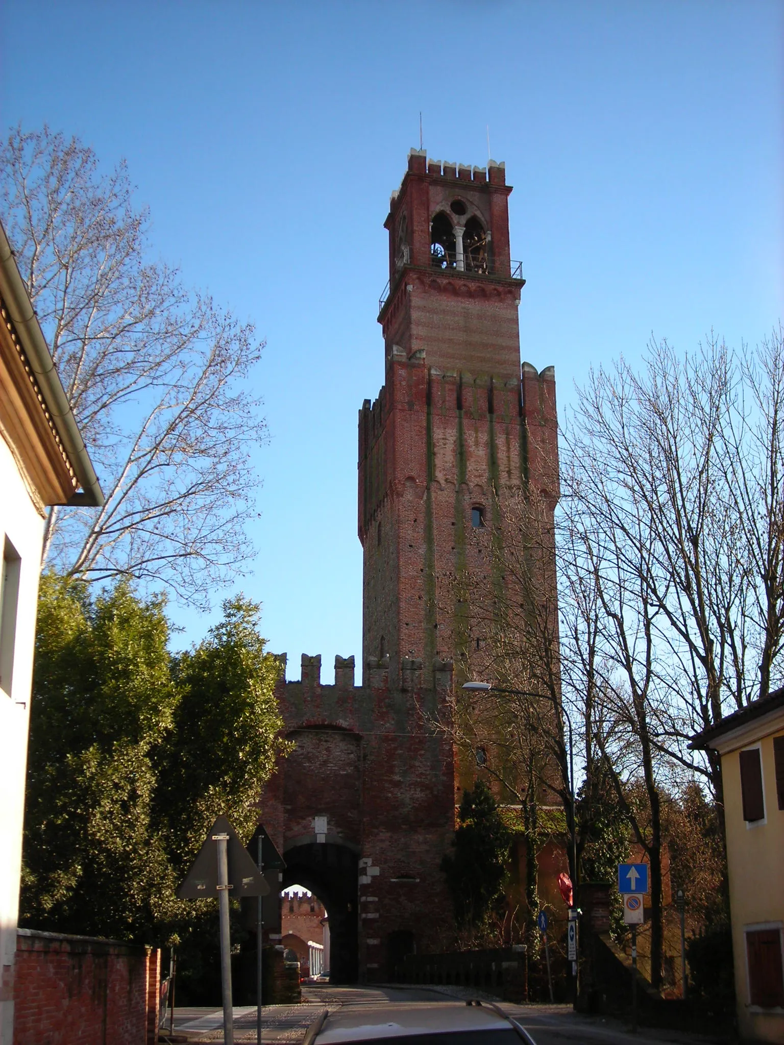 Photo showing: Torre campanaria