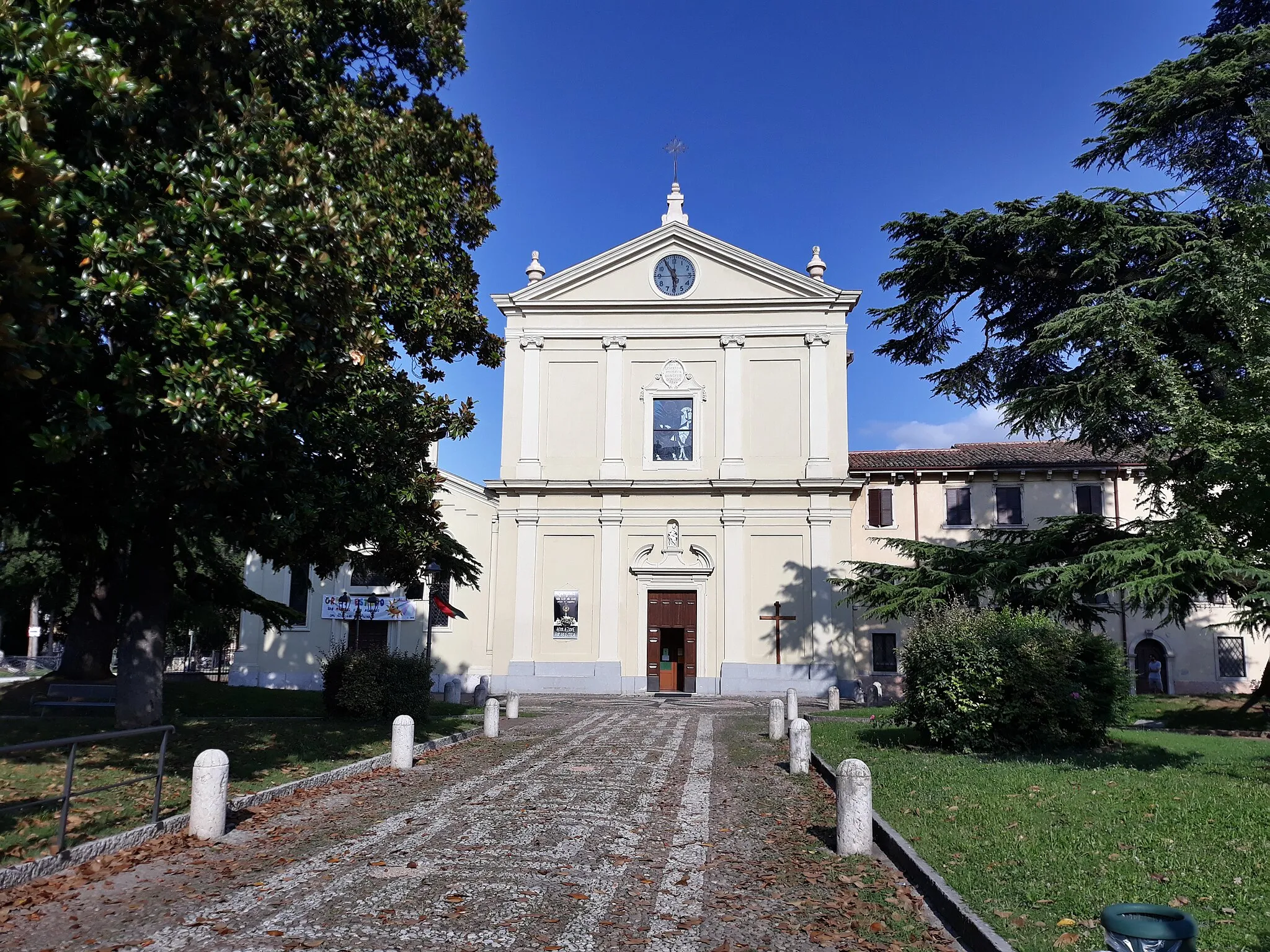 Photo showing: Facciata della chiesa parrocchiale di San Martino Vescovo  a San Martino  Buon Albergo in provincia di Verona