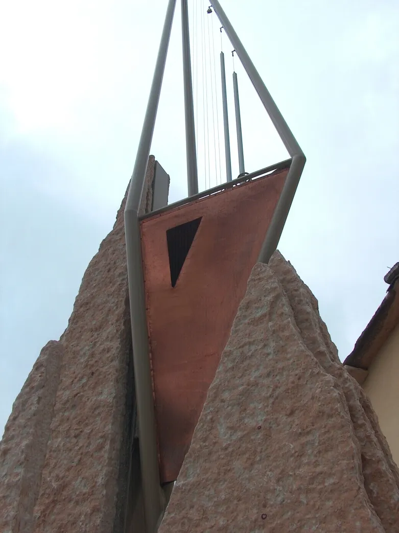 Photo showing: Arpa eolica monumentale presente a Mazzano, frazione di Negrar (VR)