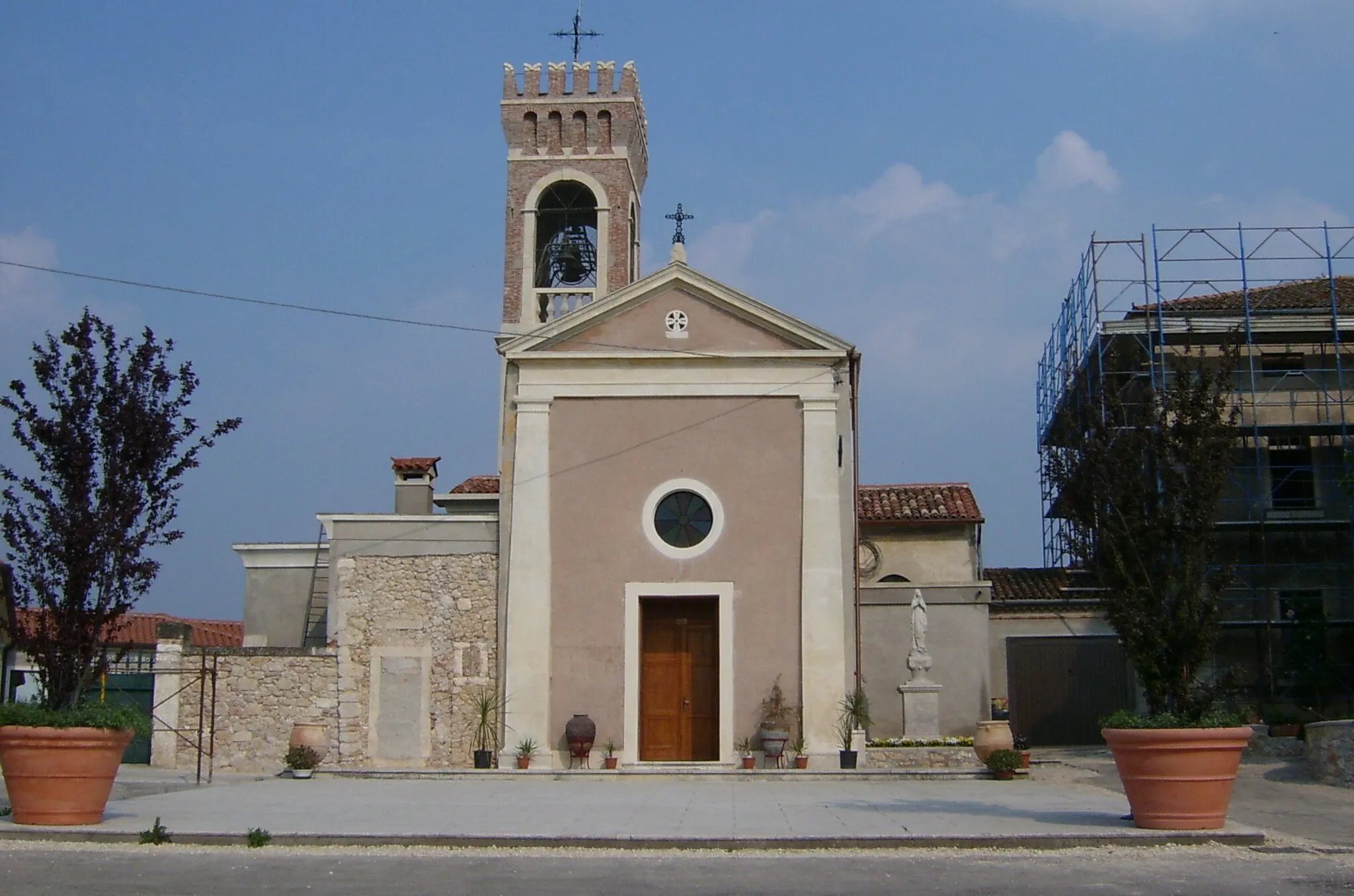 Photo showing: Chiesa di S. Michele Arcangelo a Corlanzone (fraz. di Alonte).
Fonte Sito Comune di Alonte

Utente:CapPixel