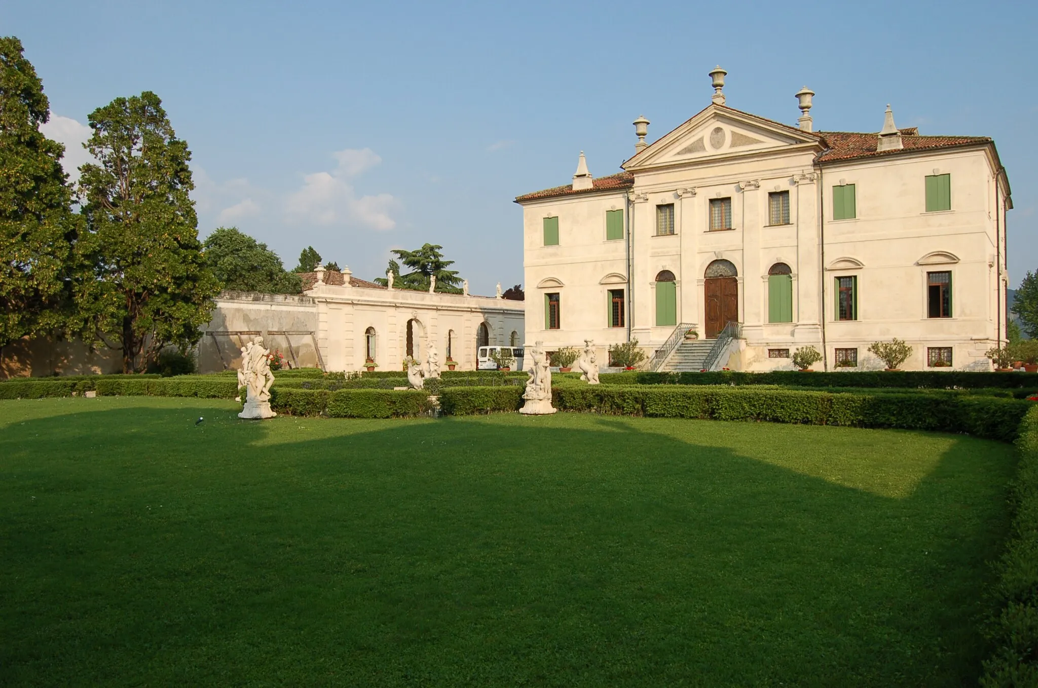 Photo showing: retro di Villa Cordellina a Montecchio Maggiore