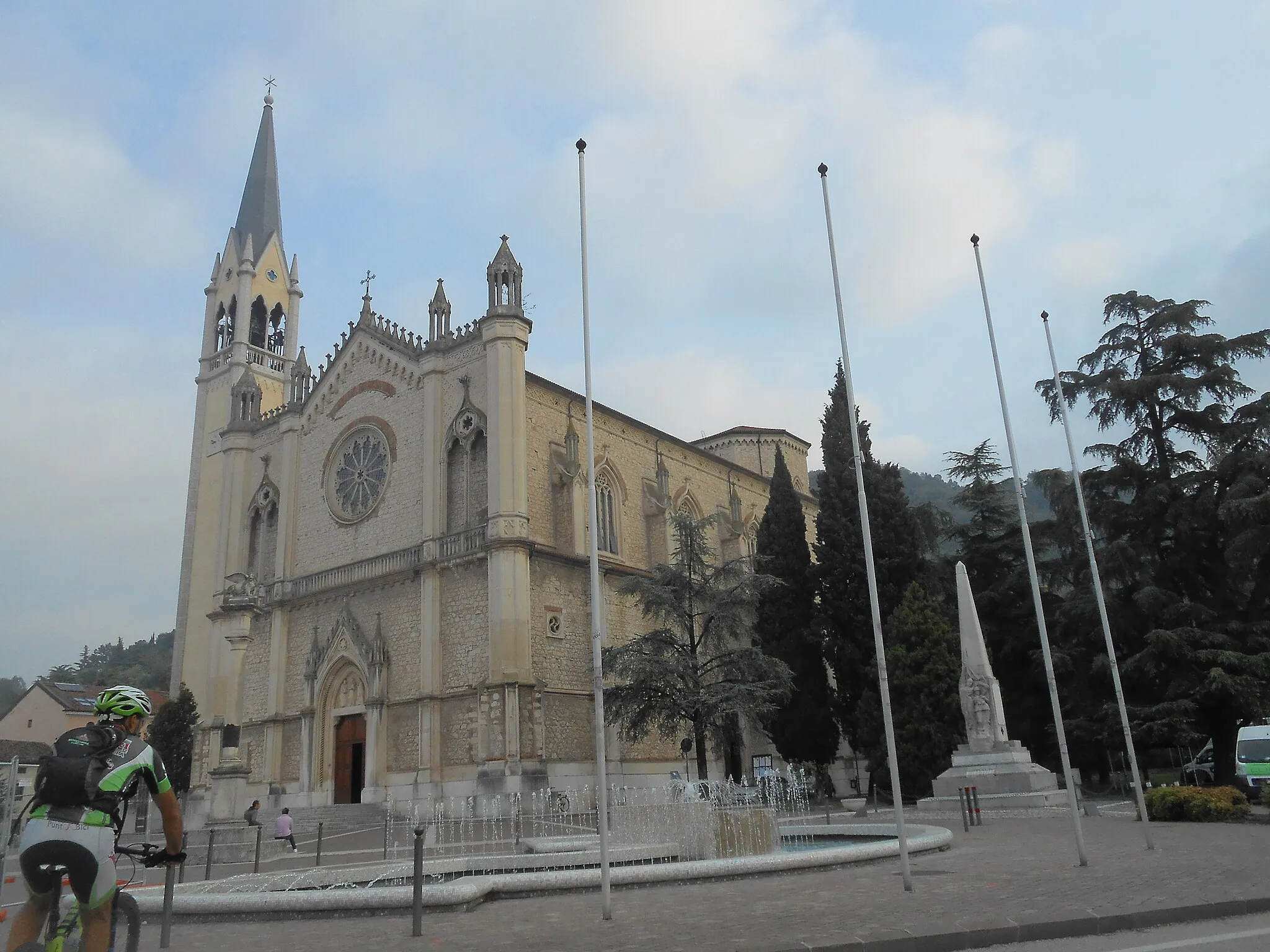 Photo showing: Duomo di Santa Maria e San Vitale a Montecchio Maggiore