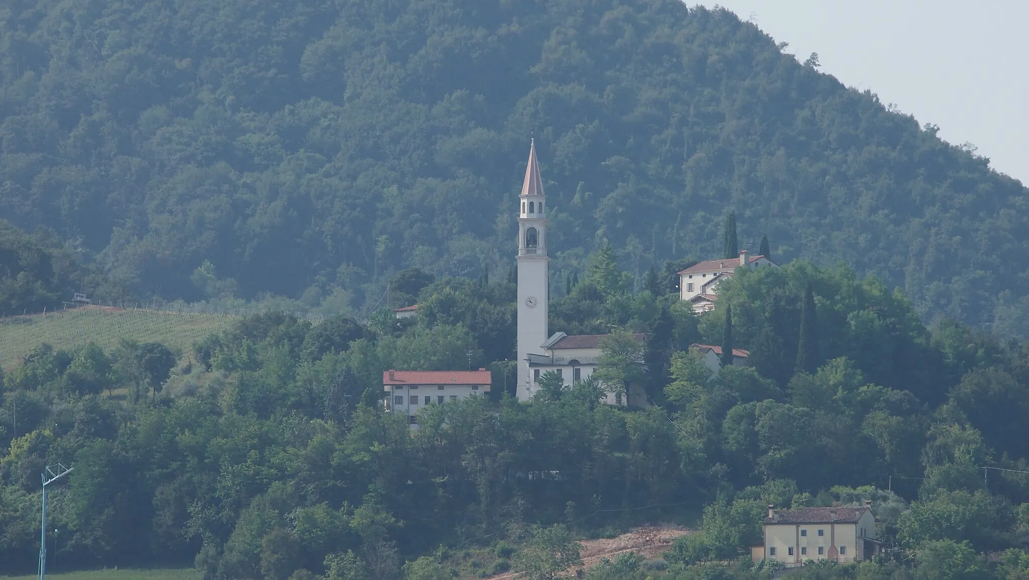 Photo showing: Pianezze di Arcugnano vista da via San Giovanni Battista.