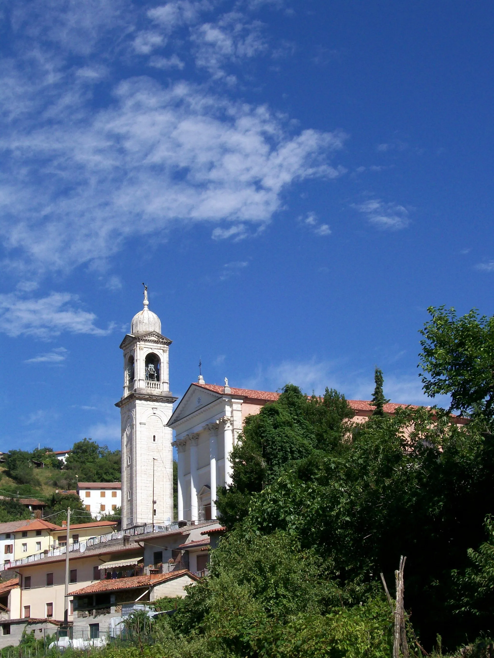 Photo showing: Chiesa parrocchiale della chiesa parrocchiale dei Santi Zenone e Urbano in Vestenavecchia, frazione del Comune di Vestenanova (VR).