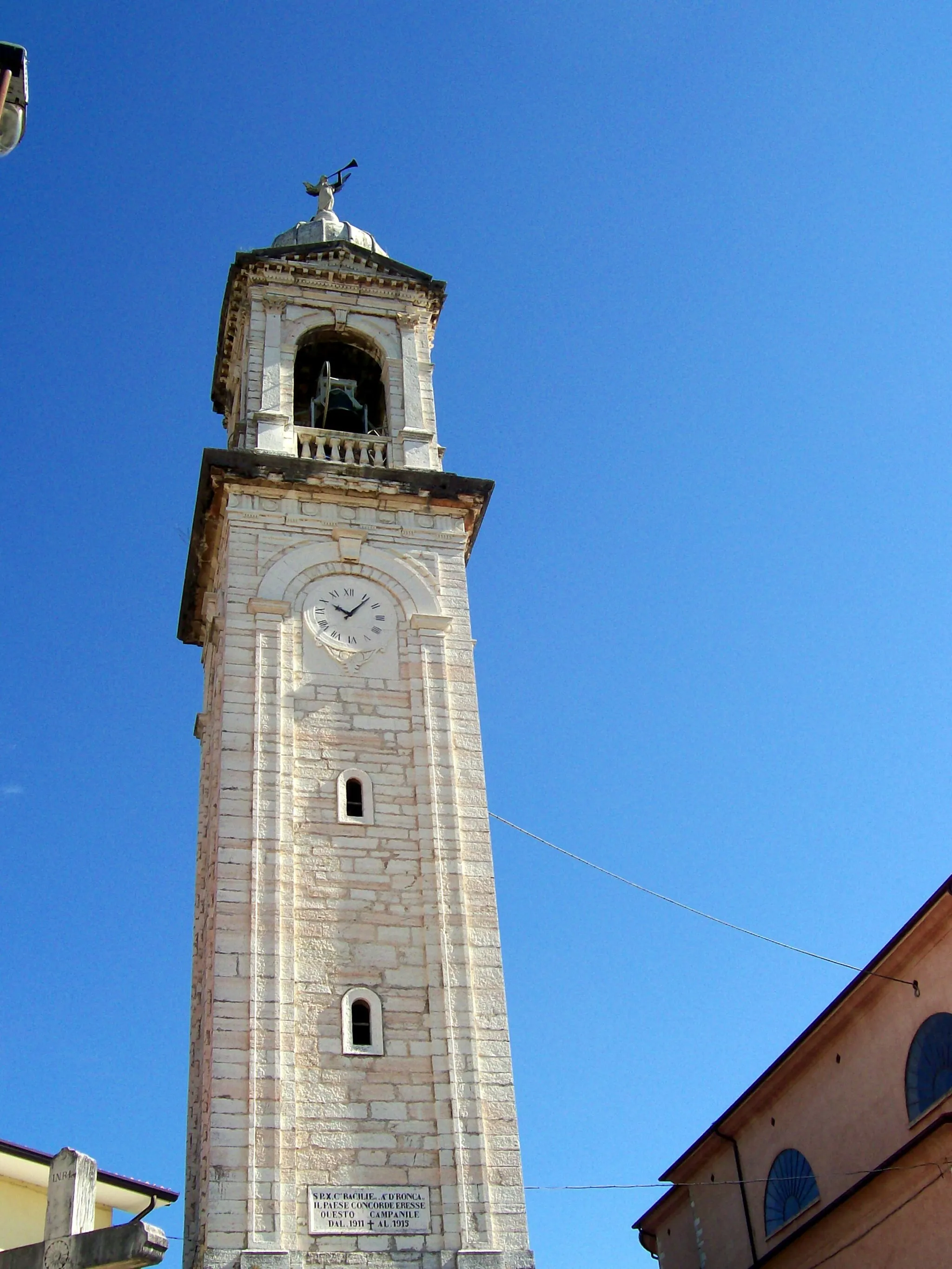 Photo showing: Campanile della chiesa parrocchiale dei Santi Zenone e Urbano in Vestenavecchia, frazione del Comune di Vestenanova (VR).