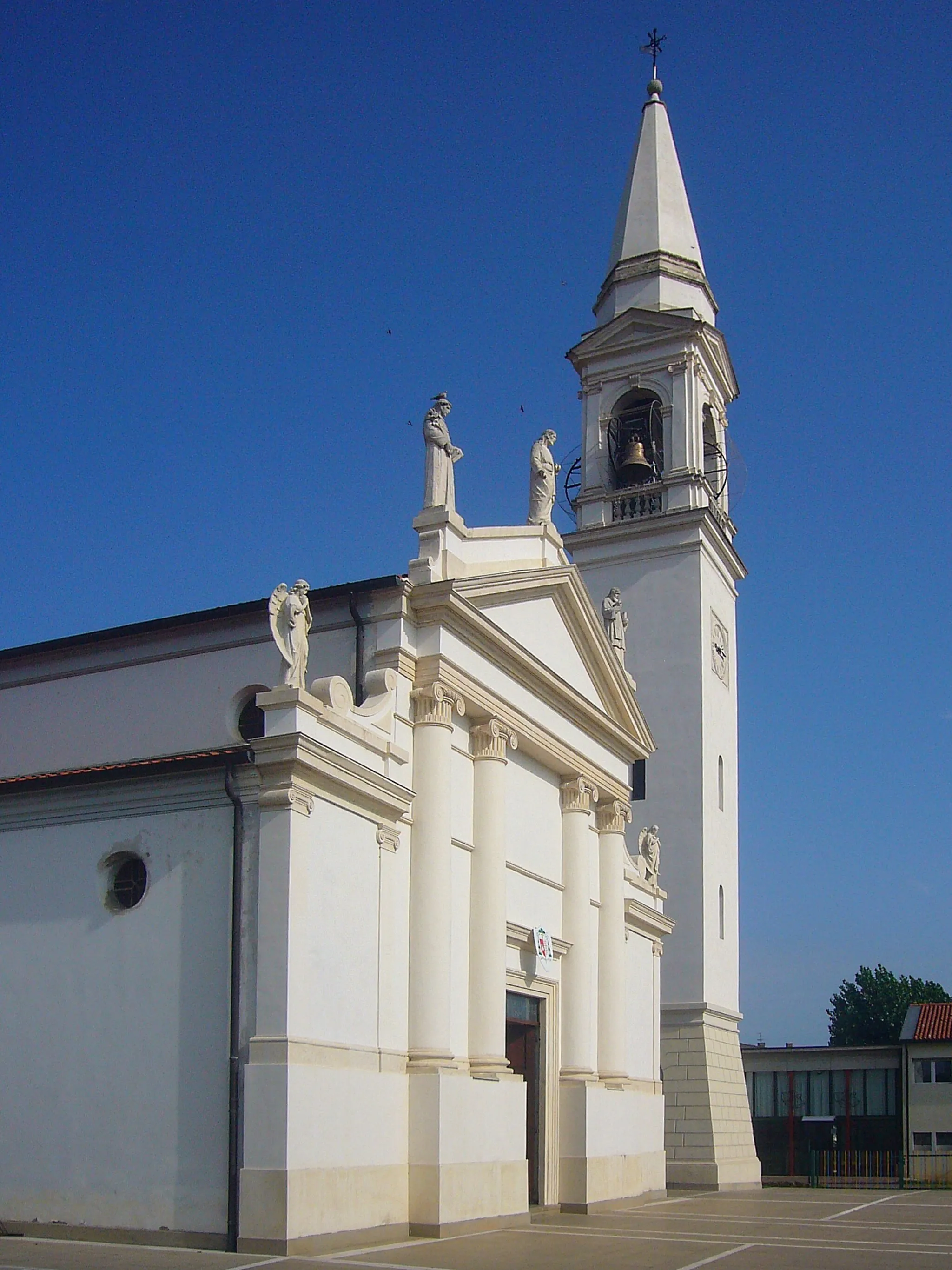 Photo showing: La chiesa dell'Annunciazione della Beata Vergine Maria a Grisignano di Zocco, in provincia di Vicenza