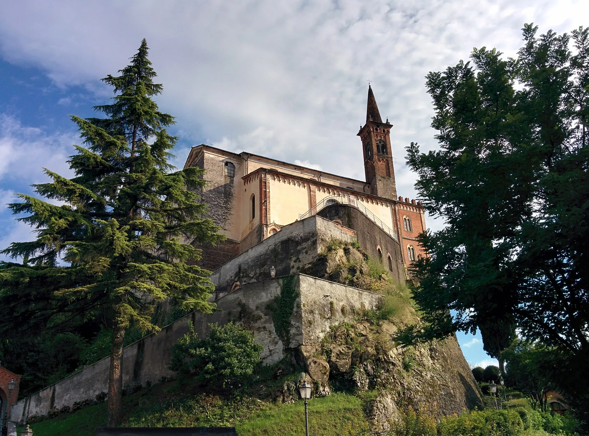 Photo showing: Convento di Santa Maria del Cengio ad Isola Vicentina, provincia di Vicenza. Vista da via Giarre.