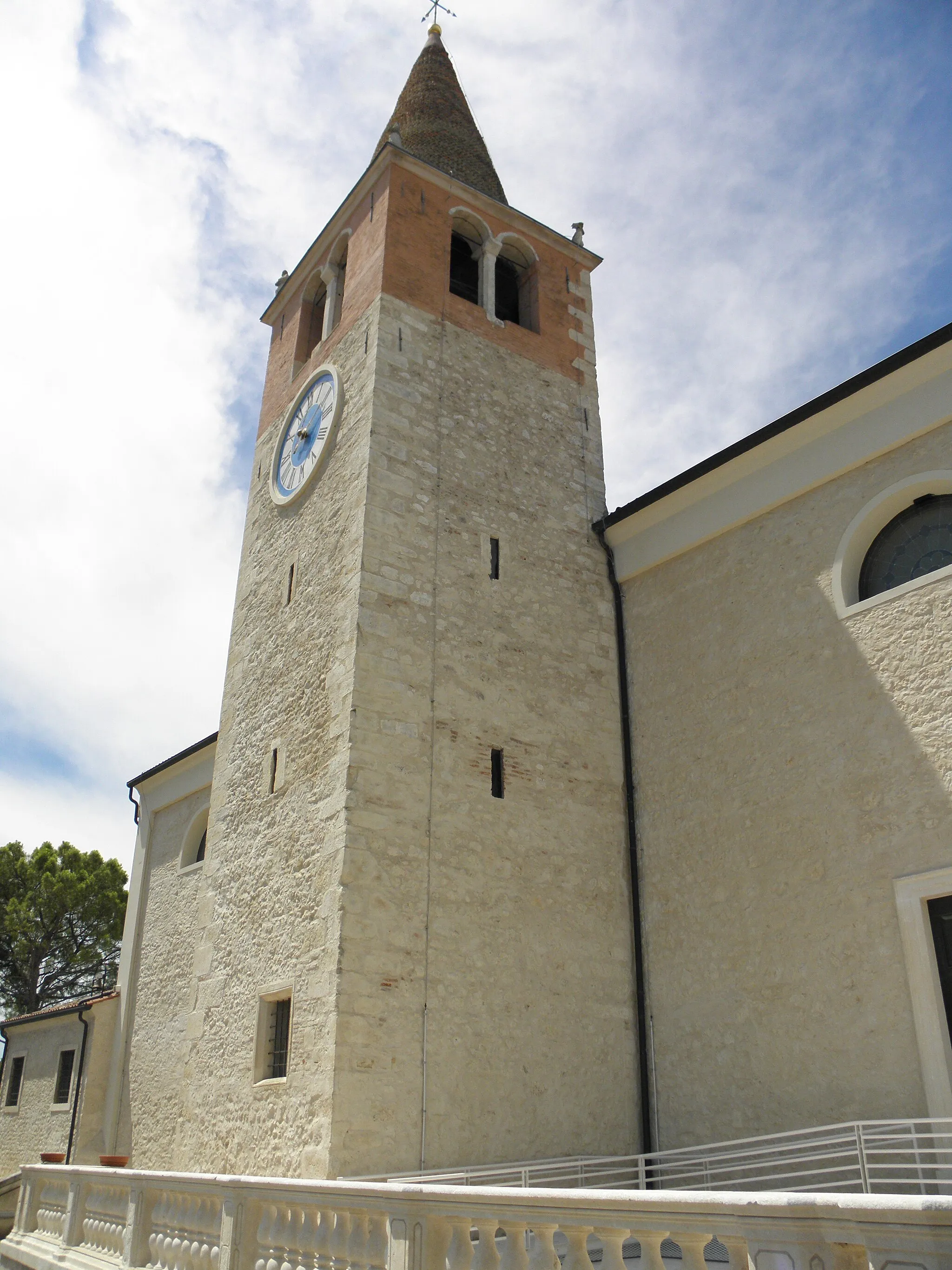 Photo showing: Orgiano, il campanile della chiesa parrocchiale di Santa Maria Assunta.