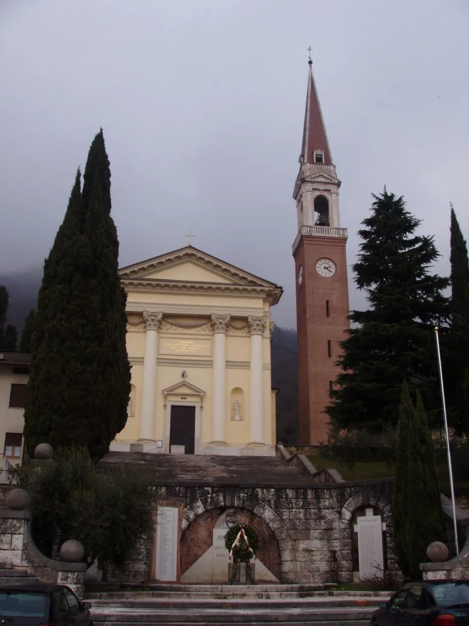 Photo showing: Santorso: la chiesa parrocchiale di Santa Maria Immacolata.