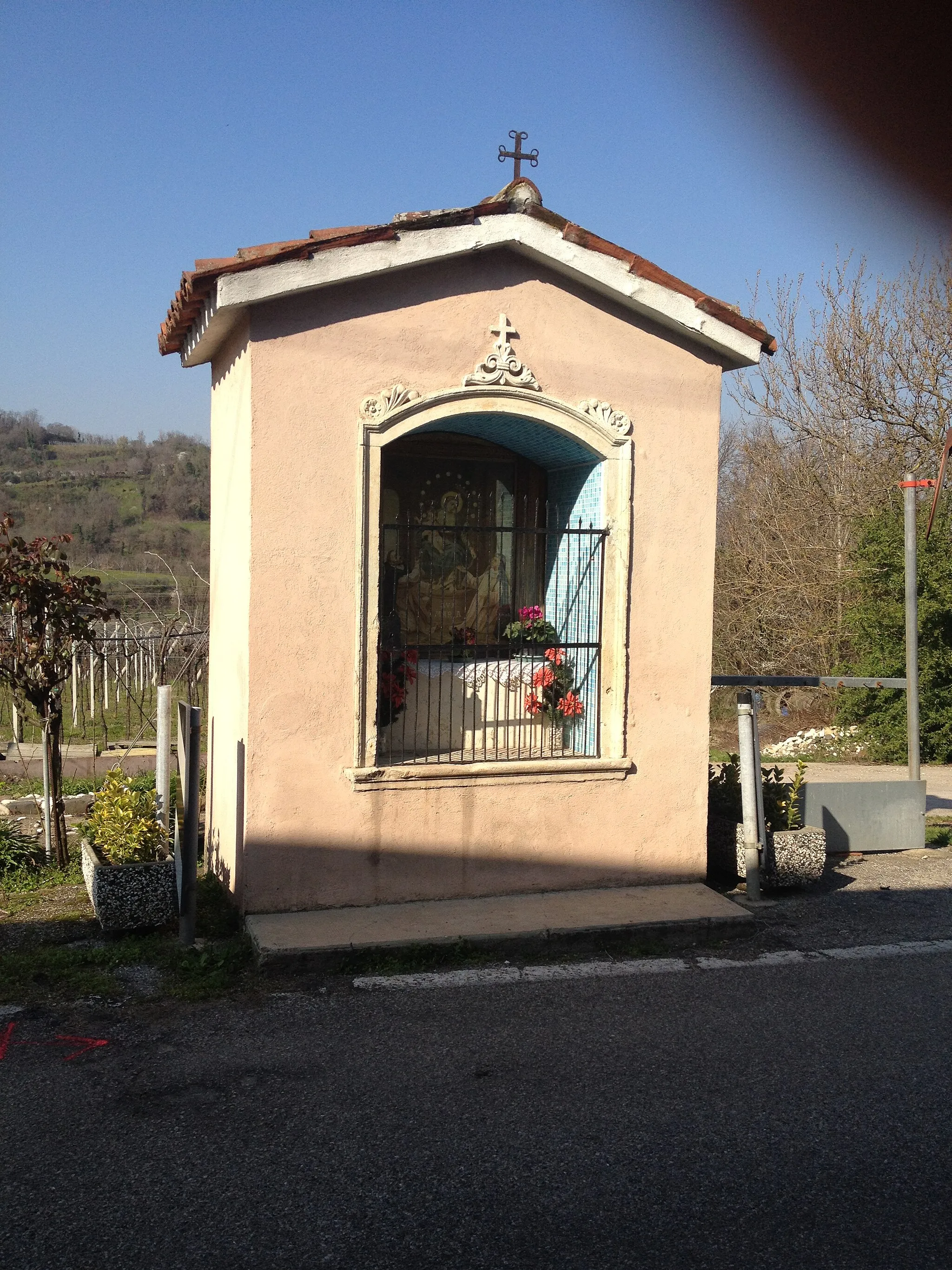 Photo showing: Capitello Via Chiesa