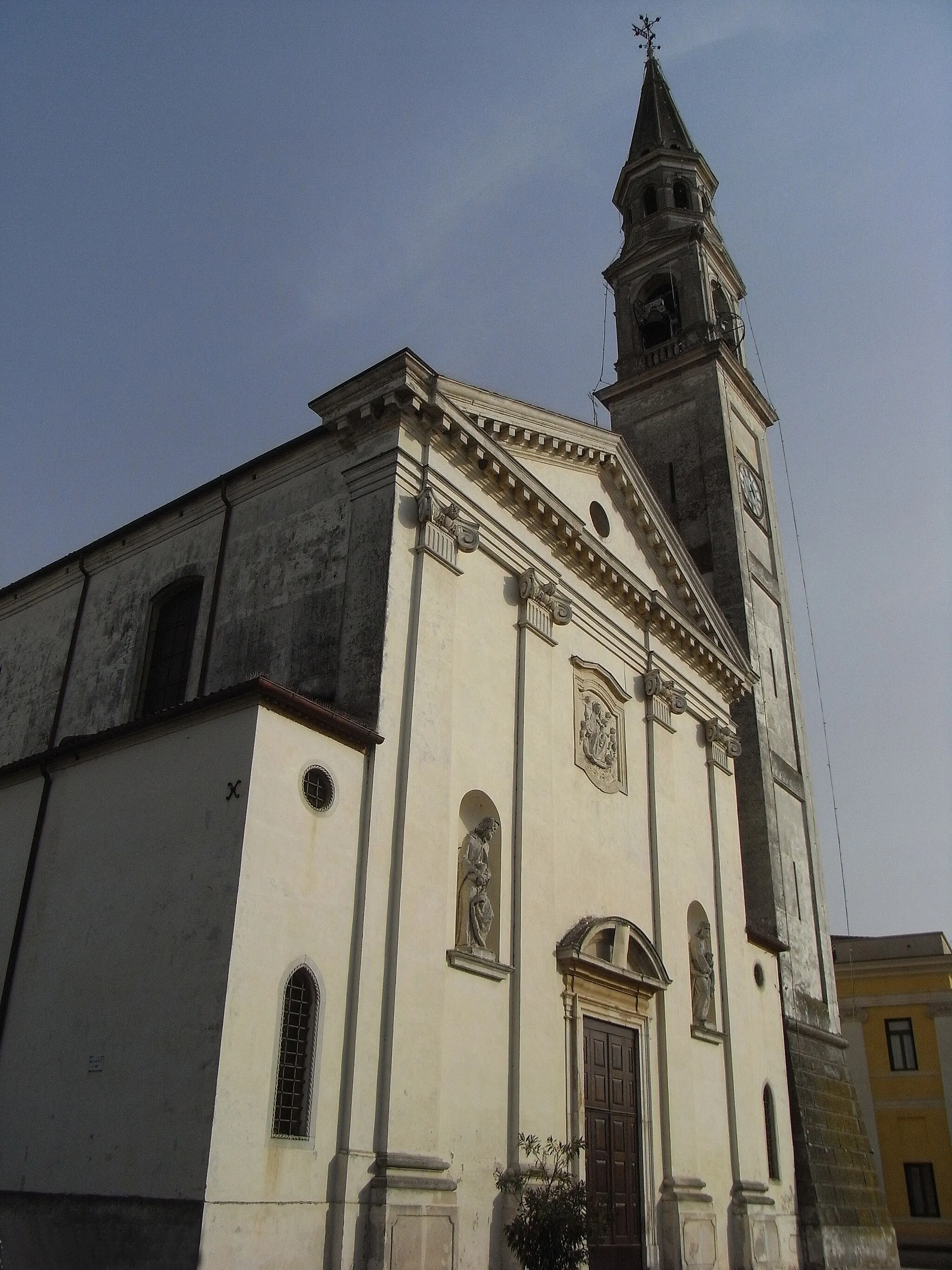Photo showing: Camisano Vicentino Chiesa Parrocchiale San Nicolò
Opera Propria
11 settembre 2008

Lingtft