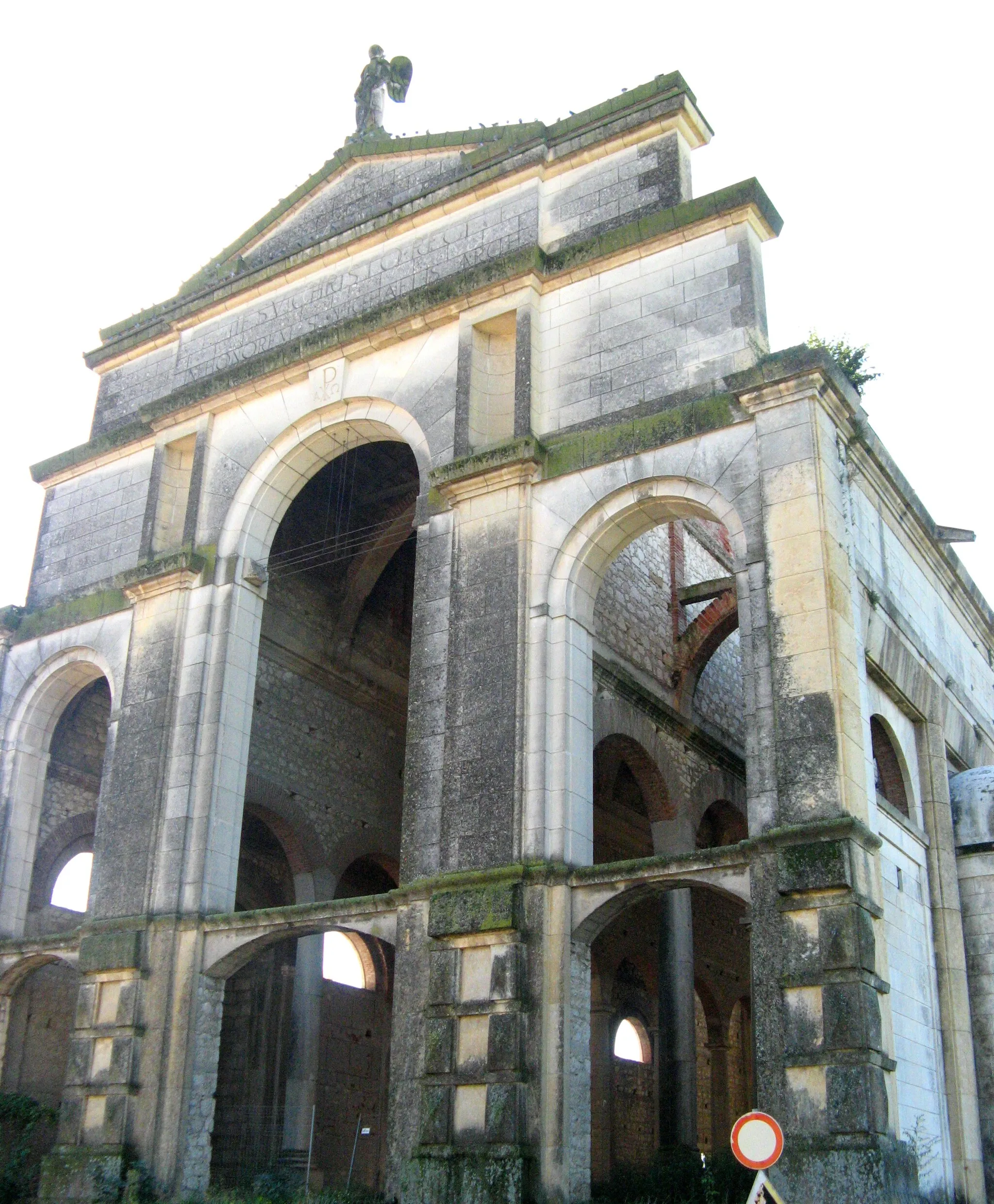 Photo showing: Front of "Incompiuta" (Incomplete) Cathedral of Brendola, Italy.