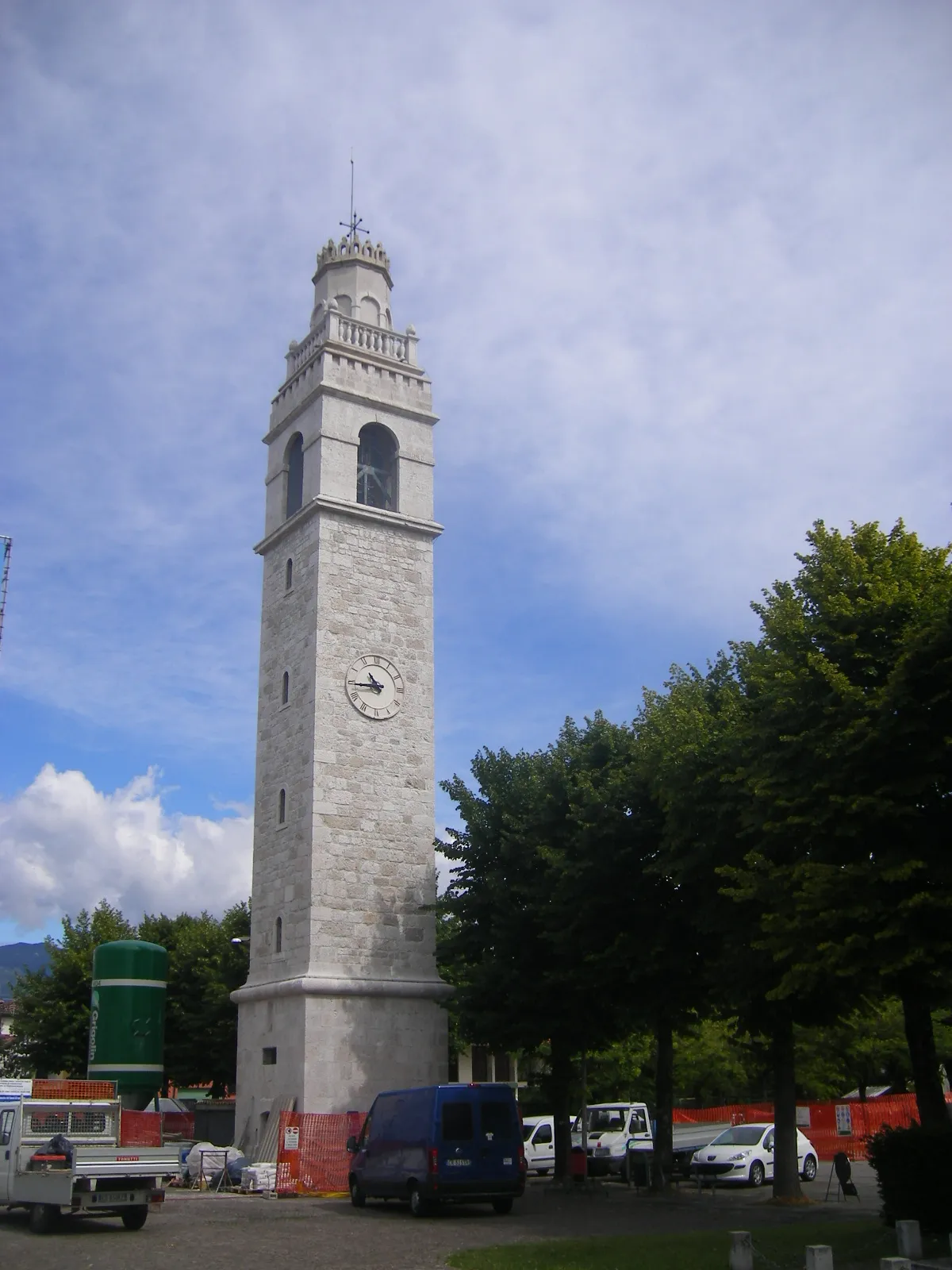 Photo showing: Church tower of Fontanafredda, Friuli-Venezia Giulia, Italy