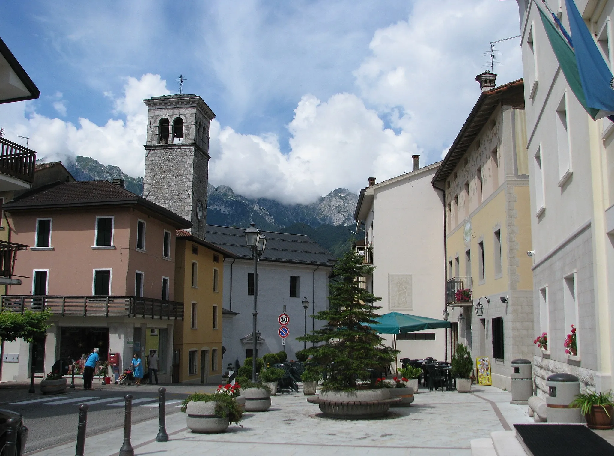 Photo showing: Veduta del centro di Barcis