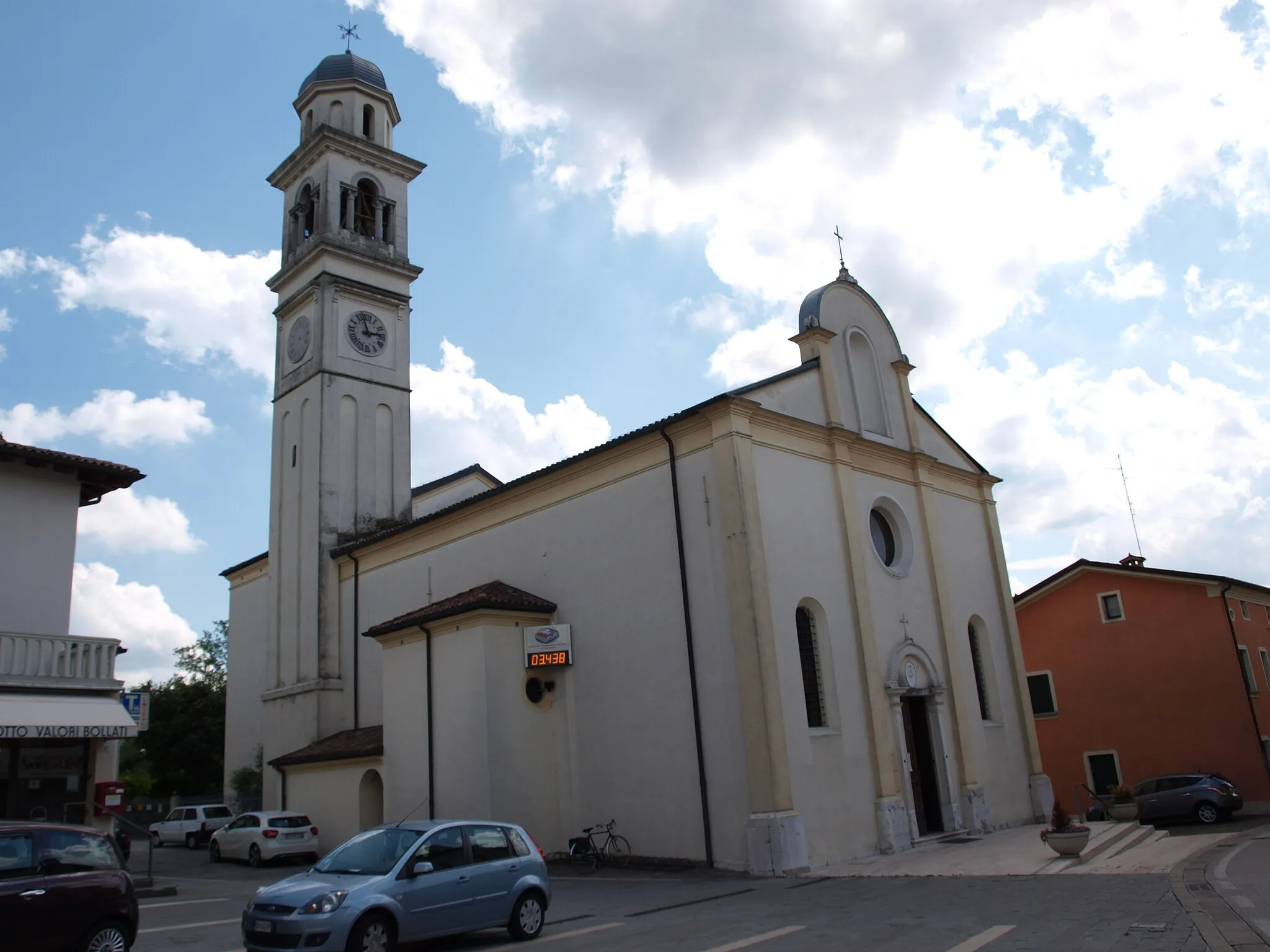 Photo showing: The chiesa dei Santi Giacomo e Nicolò (Saints James and Nicolas church) in Brugnera, in Northeast Italy.