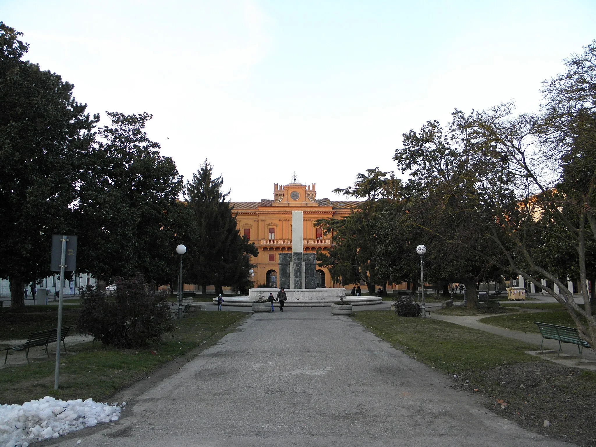 Photo showing: Copparo; Piazzetta Mosè Tomasatti.