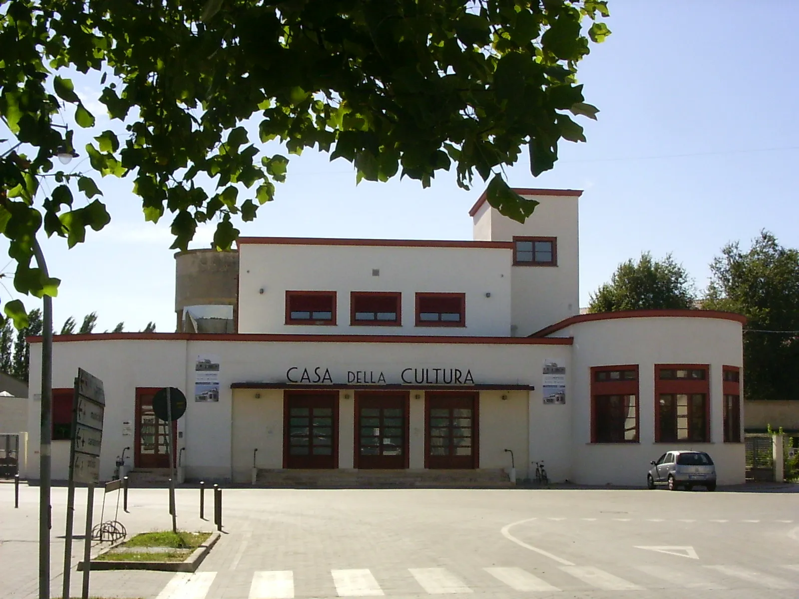 Photo showing: Tresigallo, house of culture