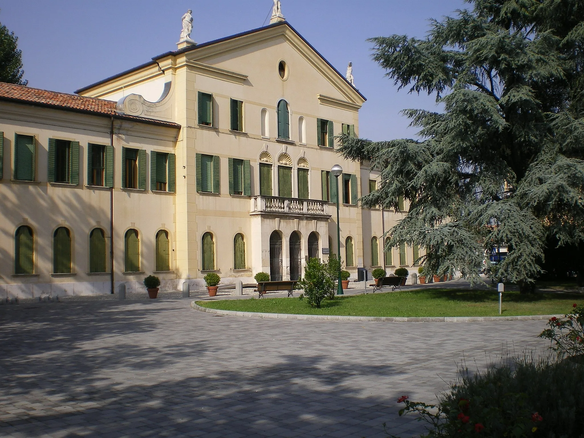 Photo showing: Piazza Pastrello a Favaro Veneto