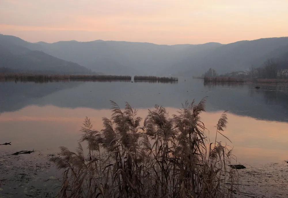 Photo showing: Rodolfo Rossi, privata, Arcugnano (VI) Italia " Il lago di Fimon visto al tramonto" pubblica
