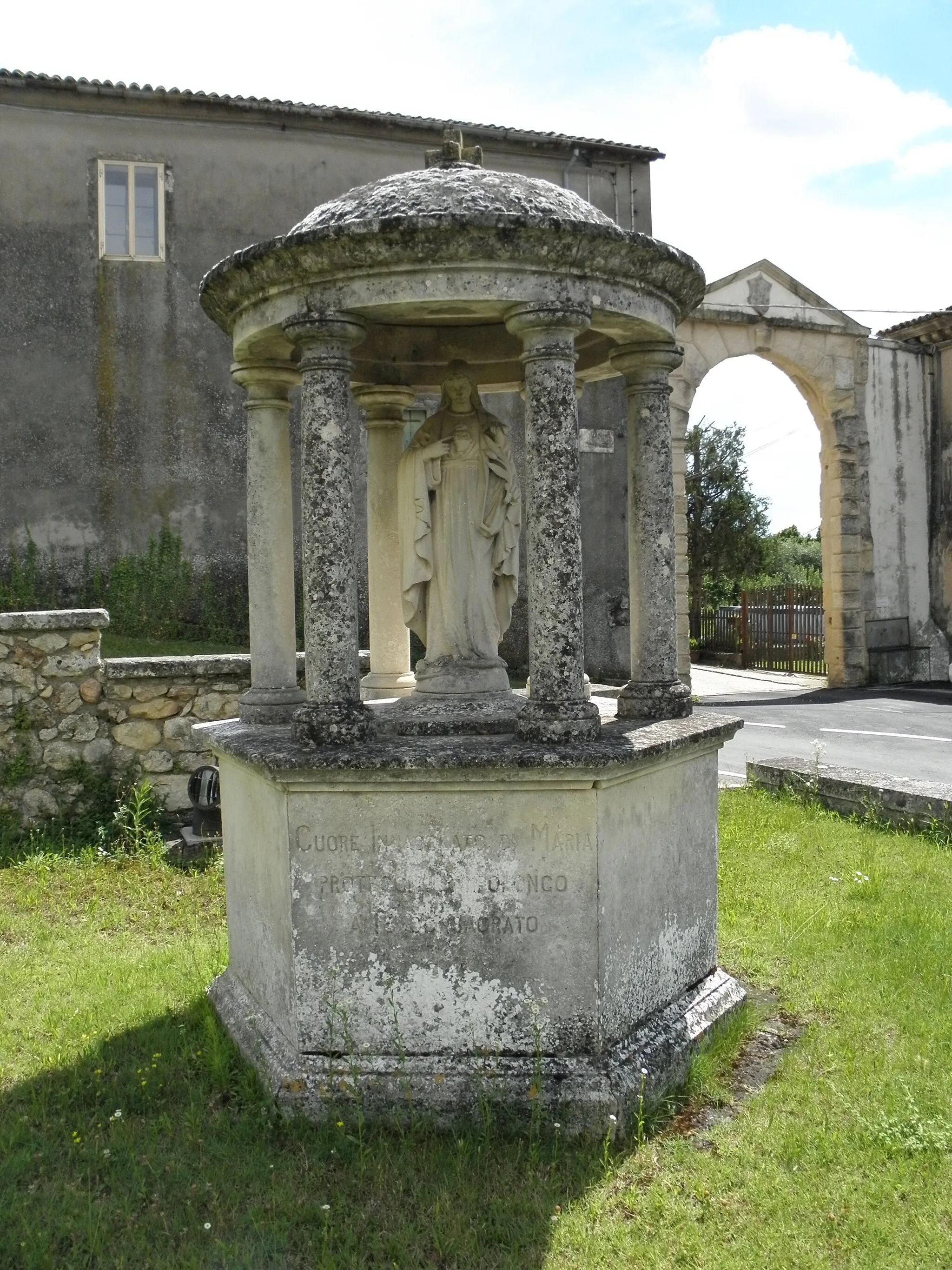 Photo showing: Campolongo, frazione di Val Liona e già frazione di San Germano dei Berici: tempietto nelle vicinanze della chiesa parrocchiale di Sant'Andrea Apostolo.