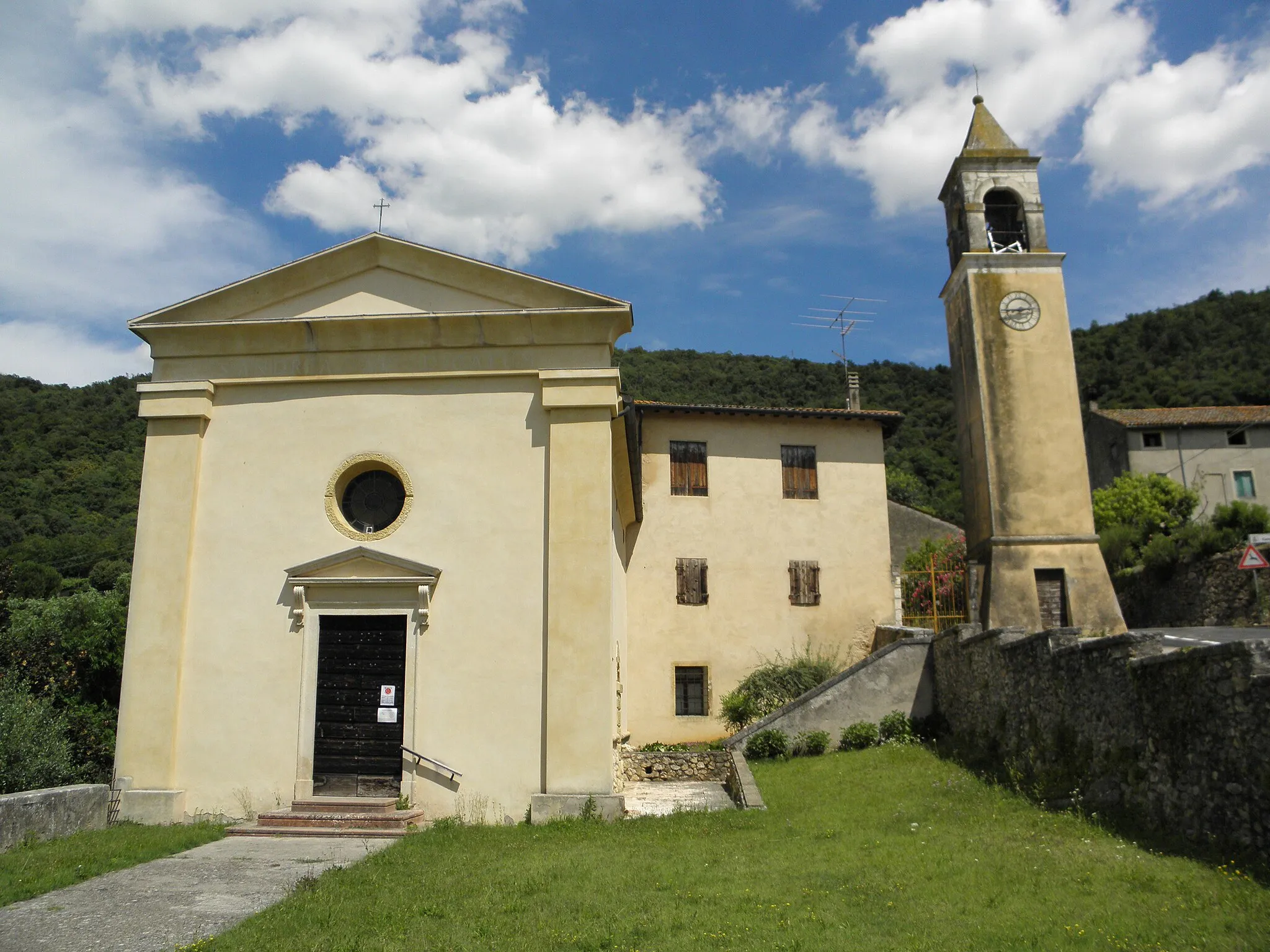 Photo showing: Campolongo, frazione di Val Liona e già frazione di San Germano dei Berici: complesso della chiesa parrocchiale di Sant'Andrea Apostolo.