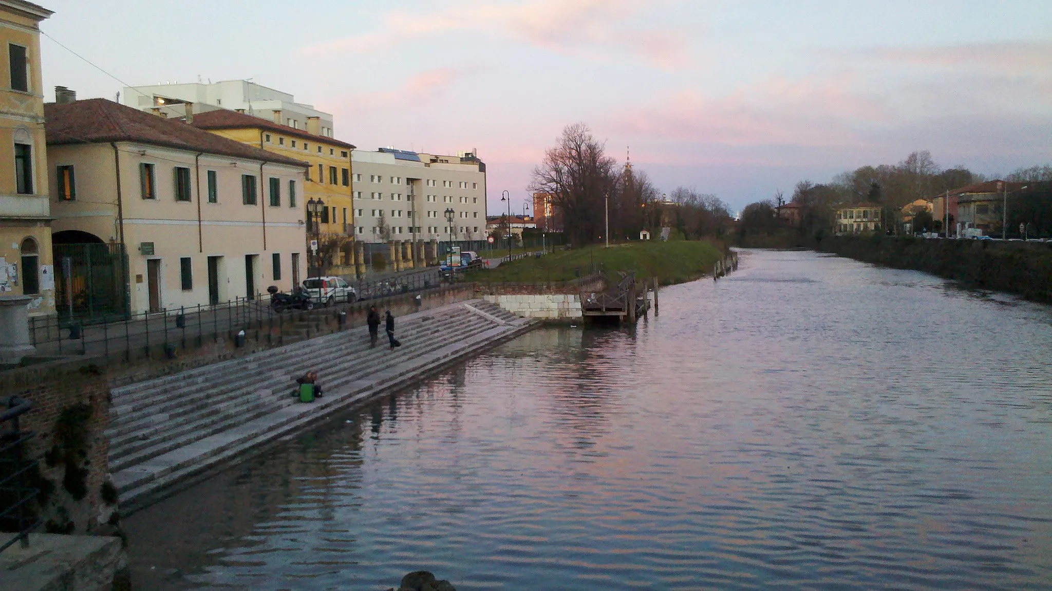 Photo showing: Canale Piovego (Bacchiglione) in Padova