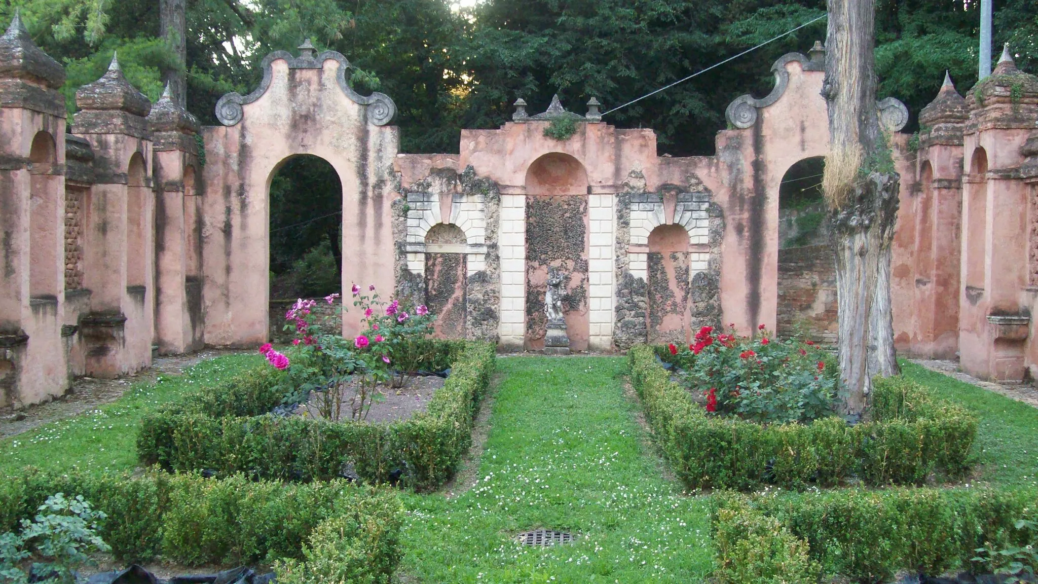 Photo showing: The Orto Segreto (Secret Garden)