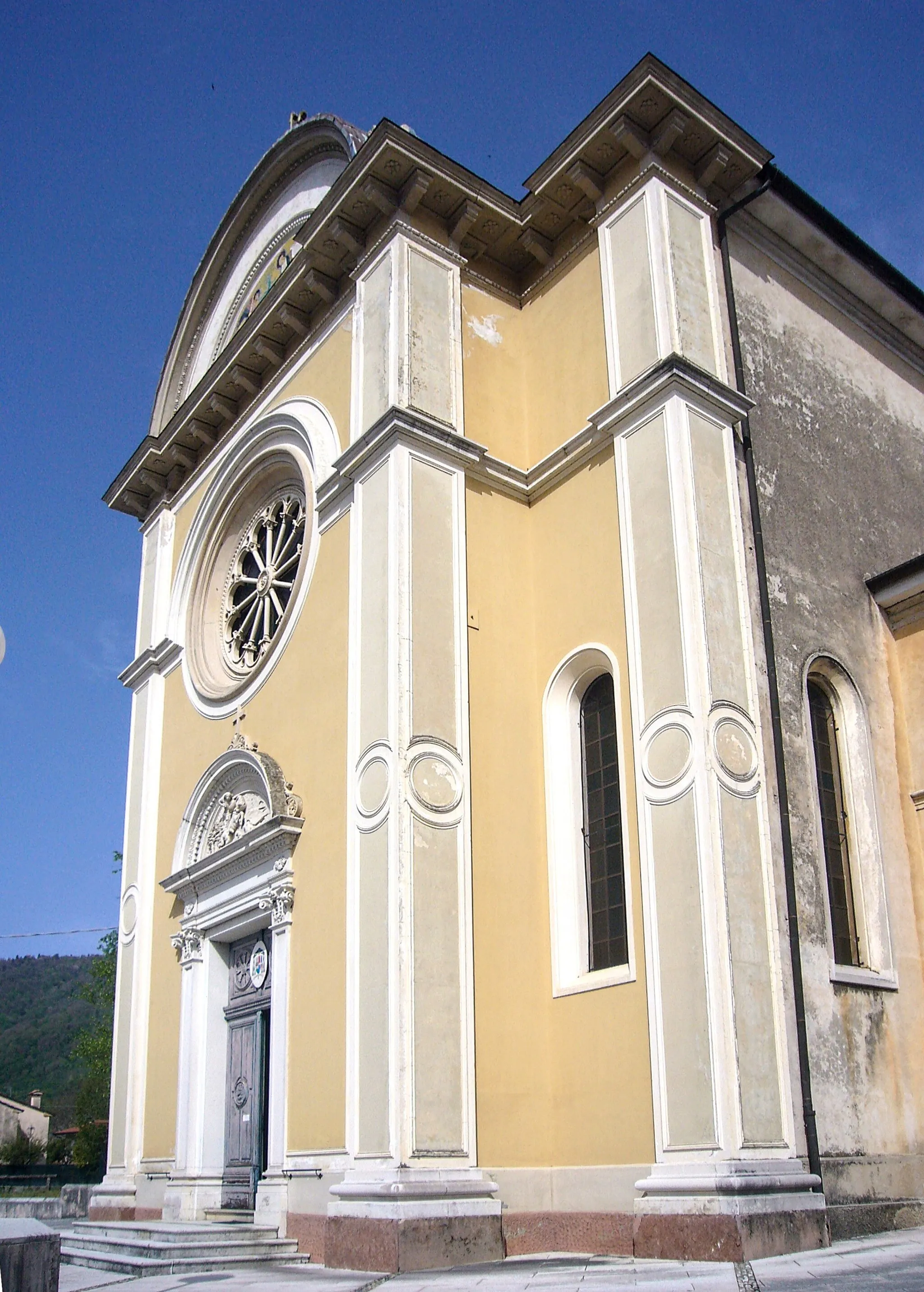 Photo showing: La chiesa parrocchiale di San Giorgio Martire a Lago