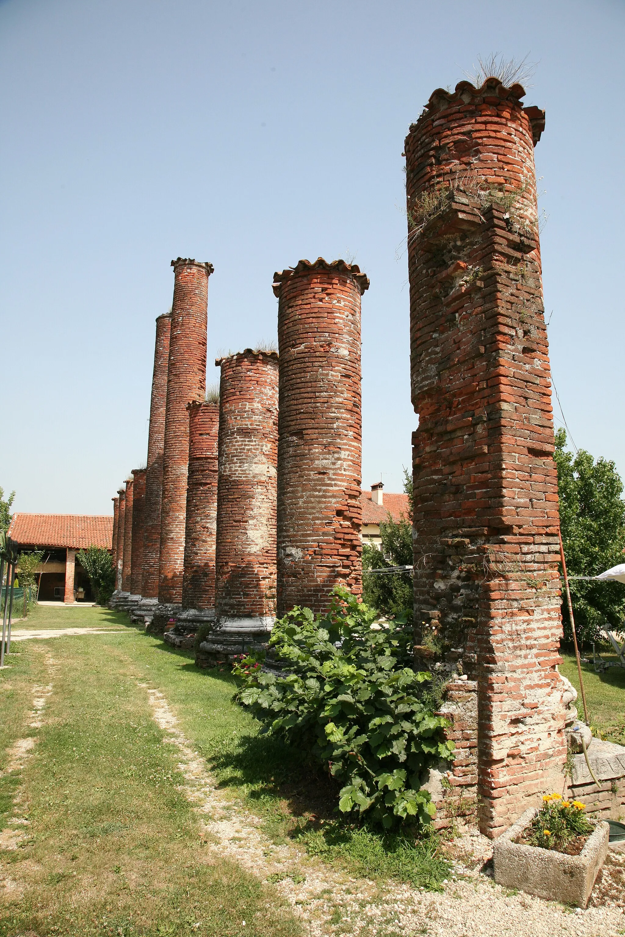 Photo showing: Only columns exists of the villa Palladio concieved on behalf of  Iseppo Porto: