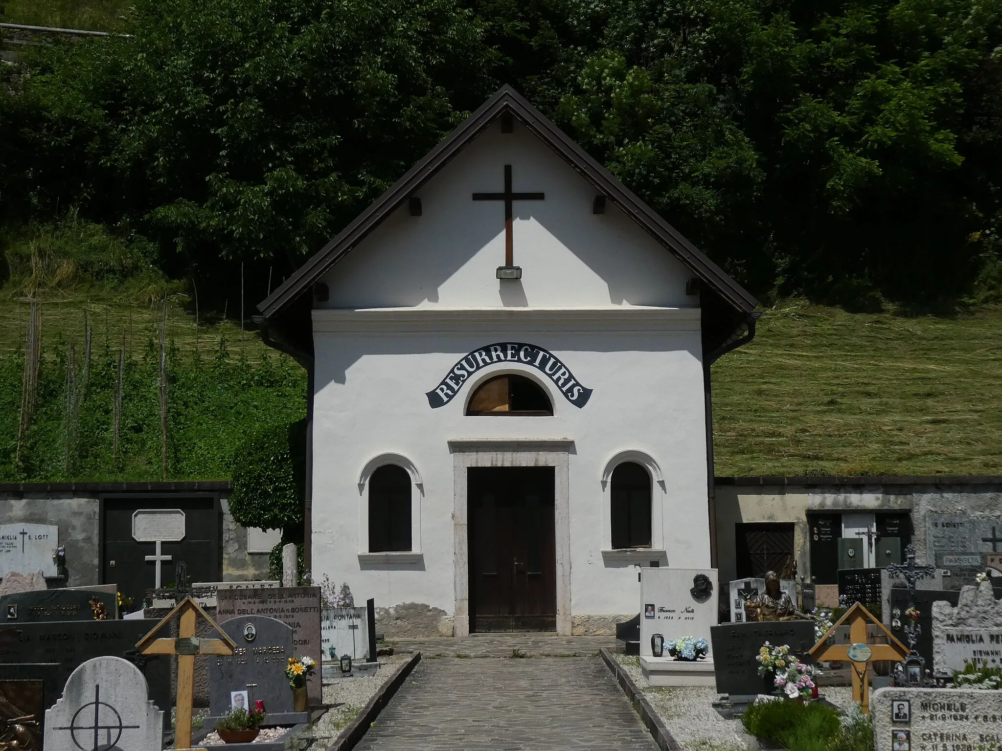 Photo showing: Pieve (Primiero San Martino di Castrozza, Trentino, Italy), cemetery chapel