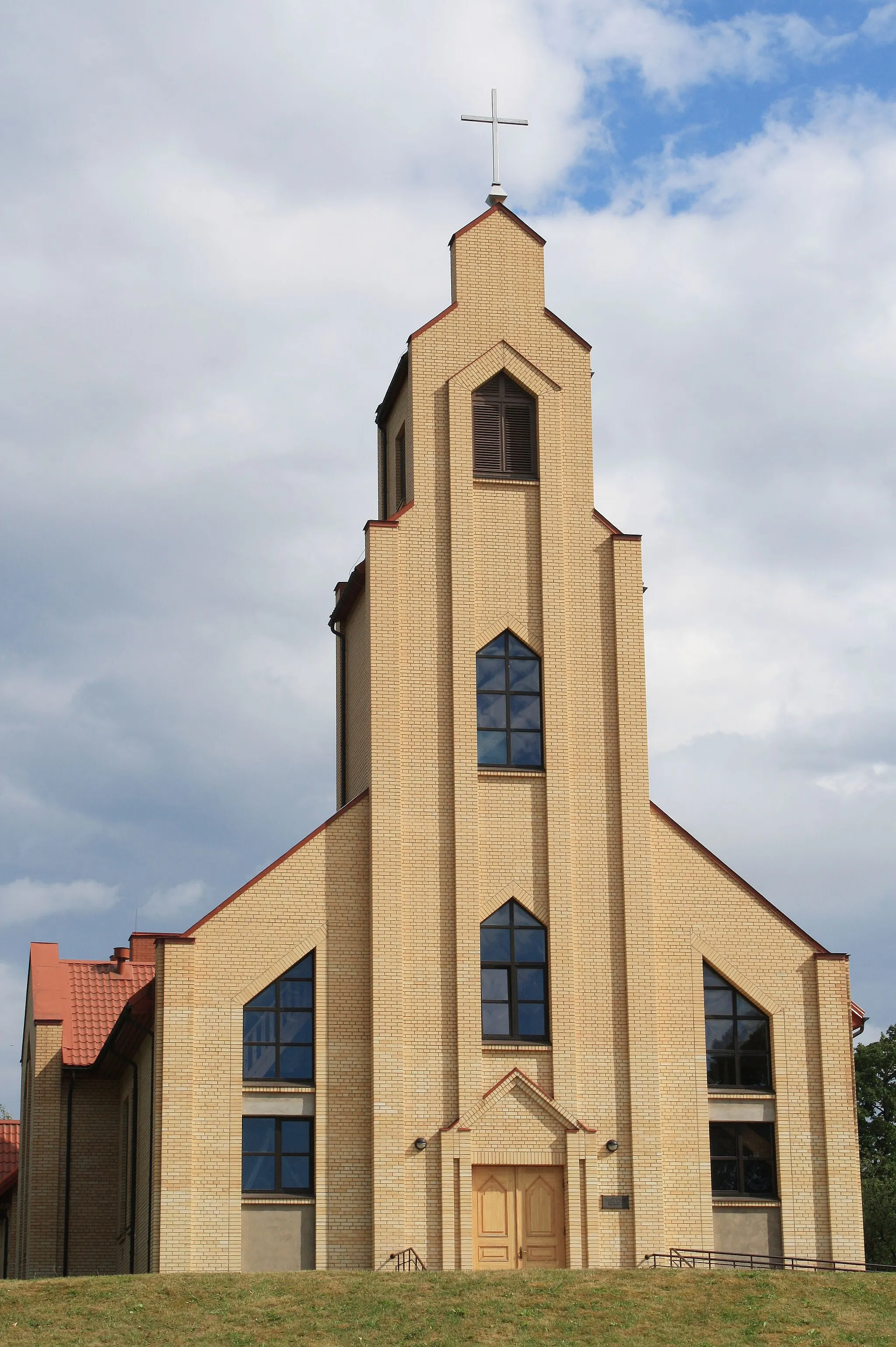 Photo showing: Екабпилс (Латвия) Вполне современная кирха