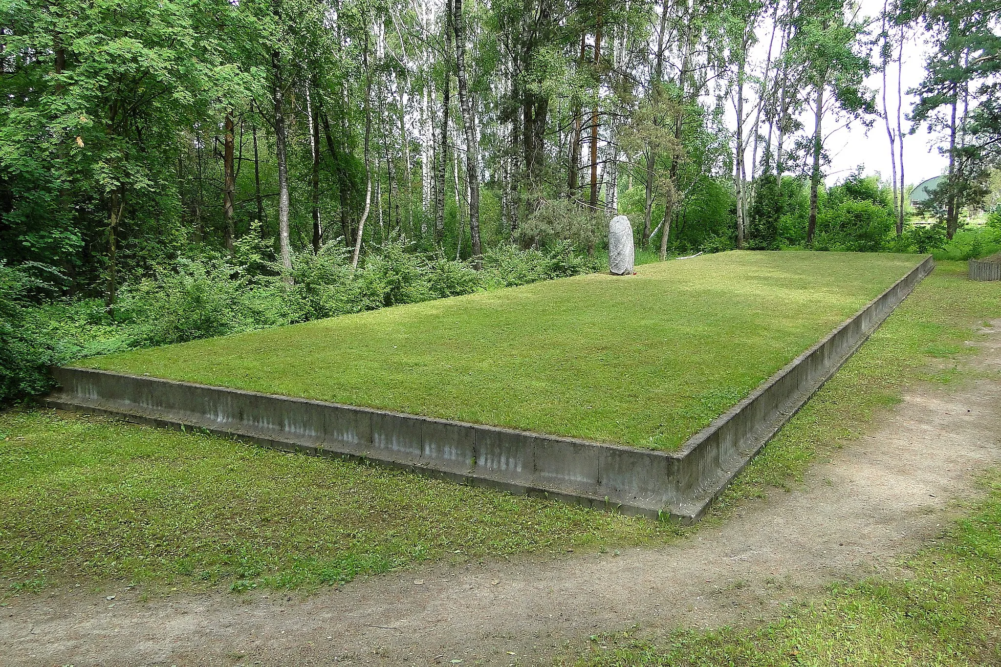 Photo showing: Mass Grave of Jews in Rumbula Forest - Holocaust Site - Riga - Latvia - 03