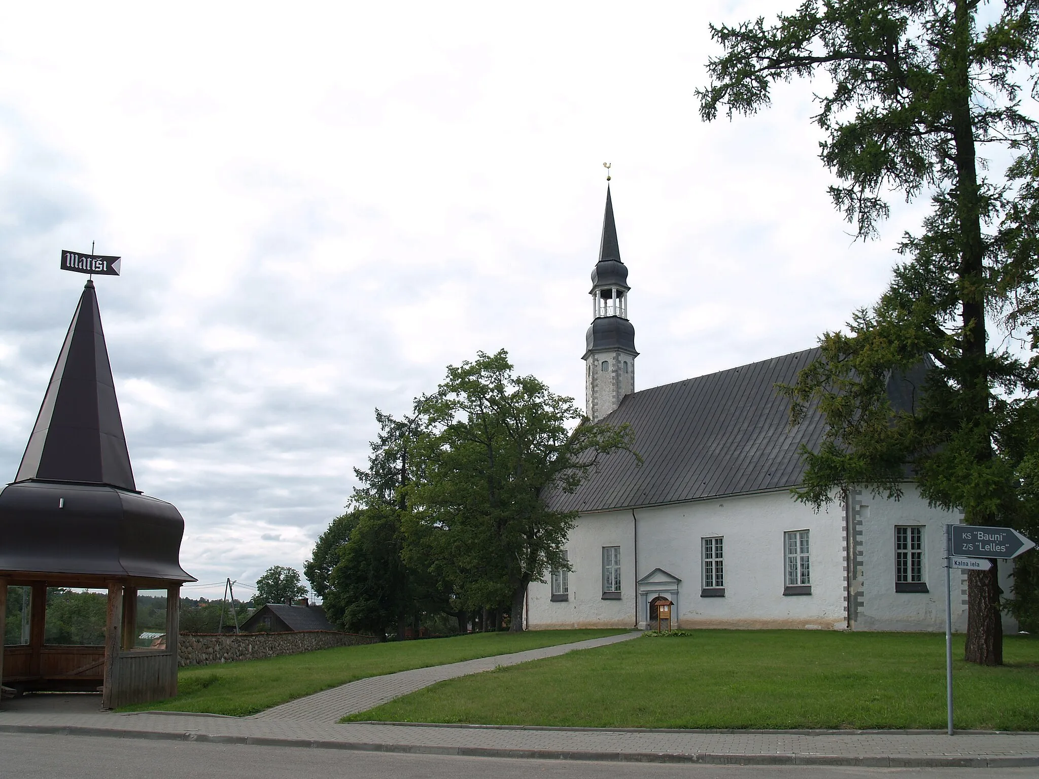 Photo showing: Matīši kirik