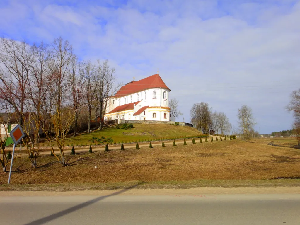 Photo showing: Skaistkalne church