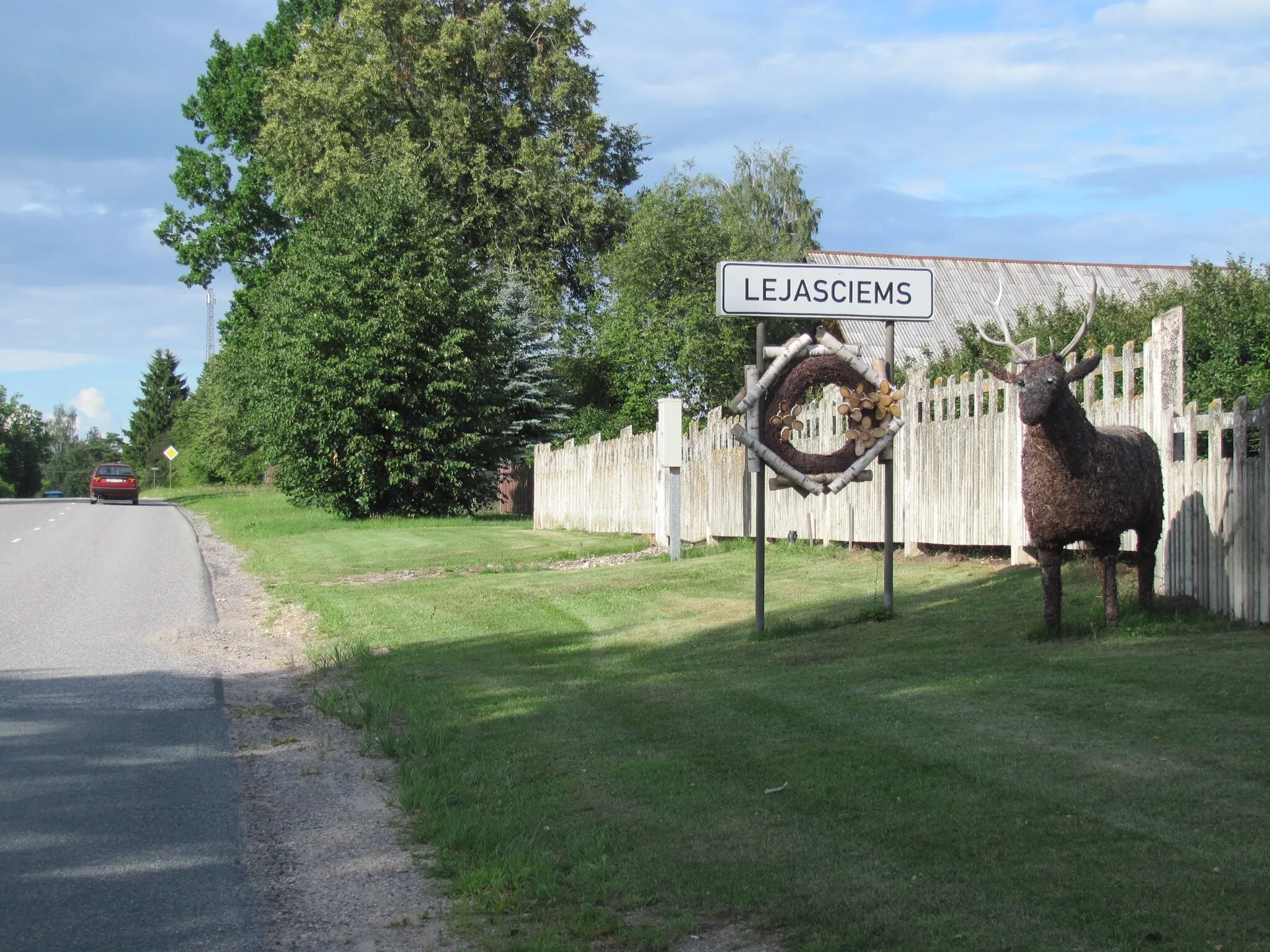 Photo showing: Lejasciems, Southern entrance