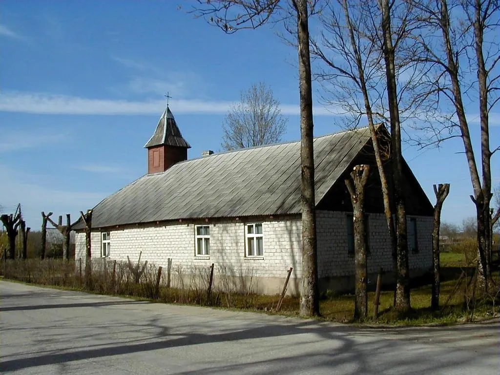 Photo showing: Iršu katoļu baznīca 2003-05-10
