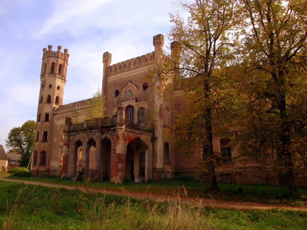 Photo showing: Odziena palace ruins