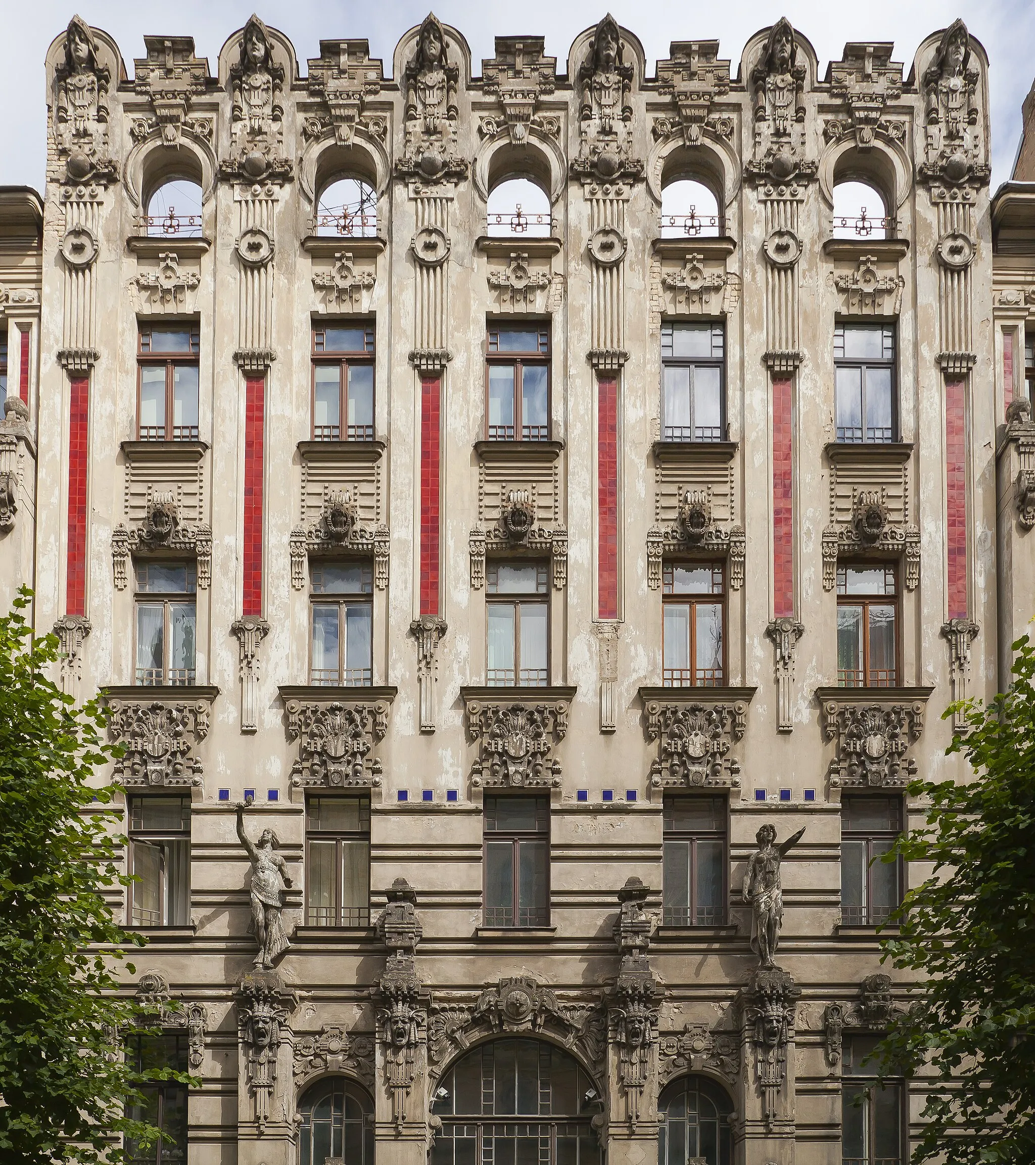 Photo showing: Building in Krisjiana Valdemara iela, Riga, Latvia