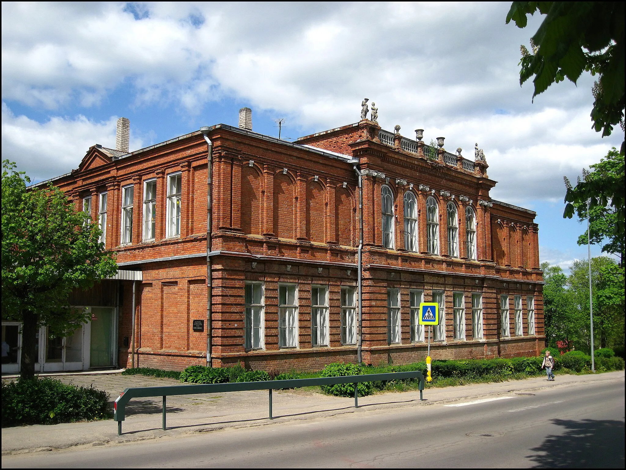 Photo showing: Saldus elementary school