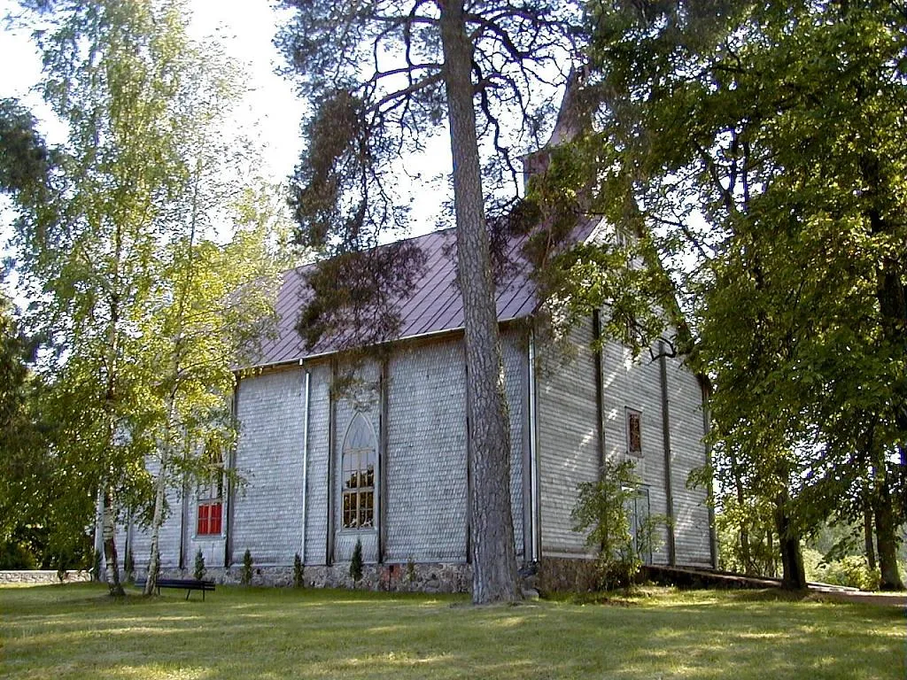 Photo showing: Vijciema luterāņu baznīca 2002-06-01