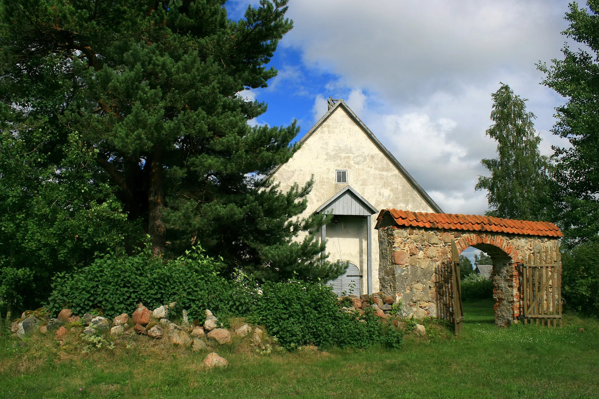 Photo showing: Ziemupe church