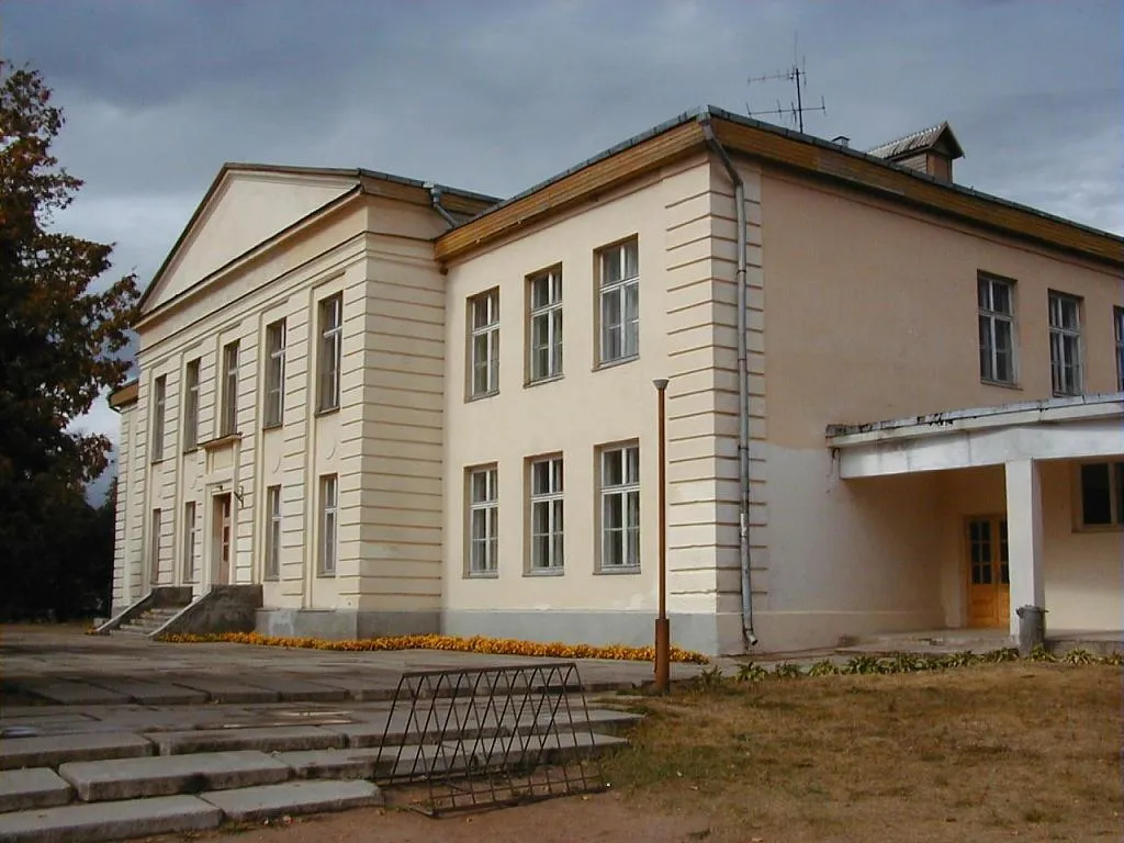 Photo showing: Žīguru skola 2002-09-14