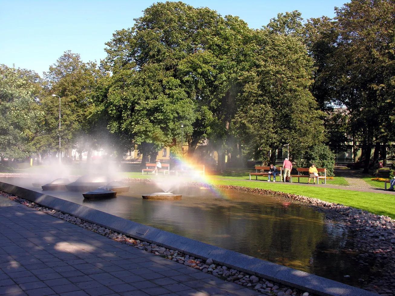 Photo showing: Fountain "Sun's crafts" in Ventspils