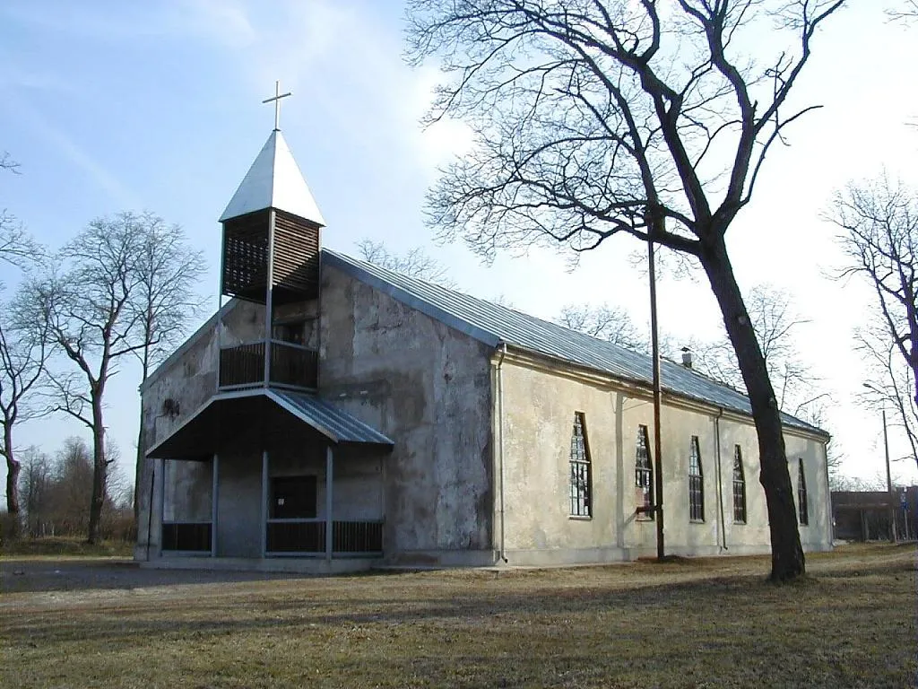 Photo showing: Jumpravas baznīca 2001-04-08